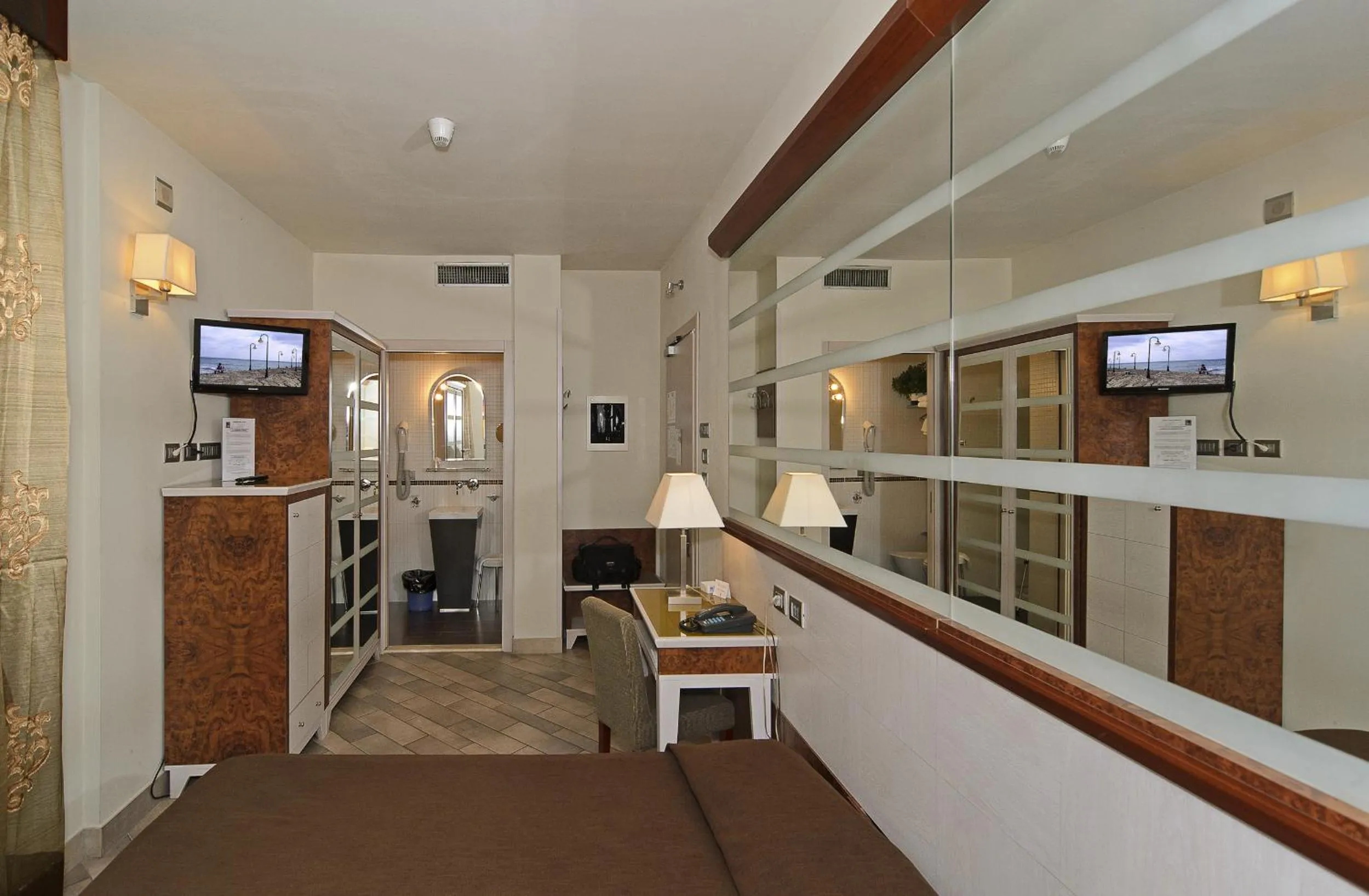 TV and multimedia in Hotel Eden