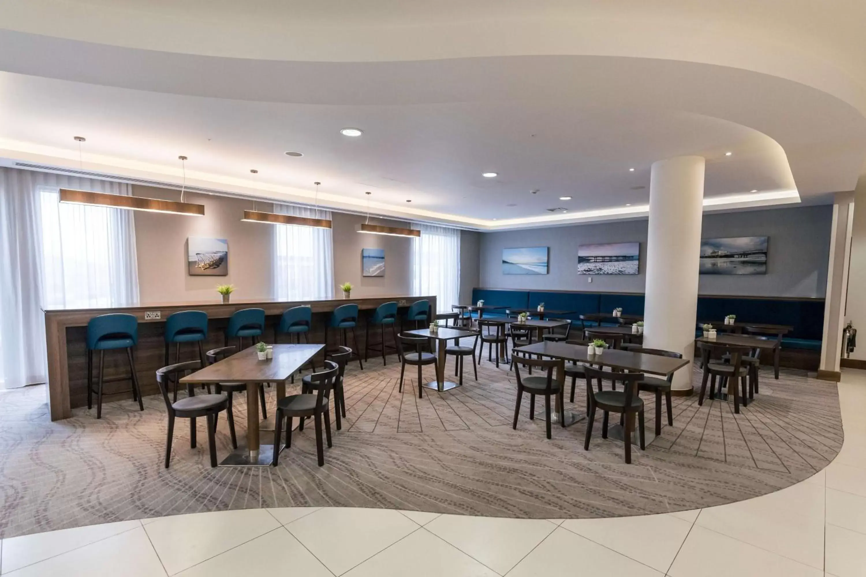 Restaurant/Places to Eat in Hampton by Hilton Bournemouth