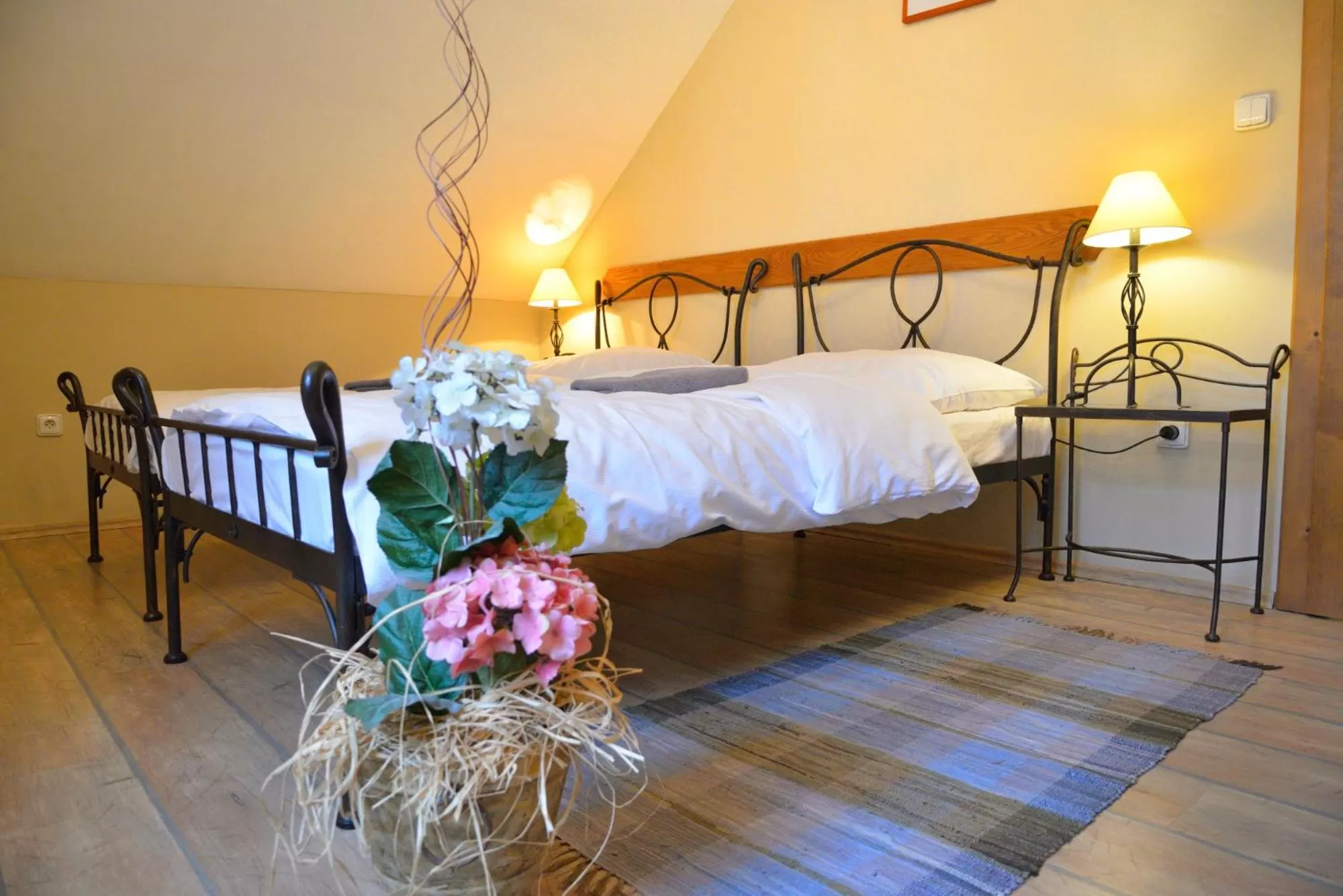 Bed in Hotel Via Ironia