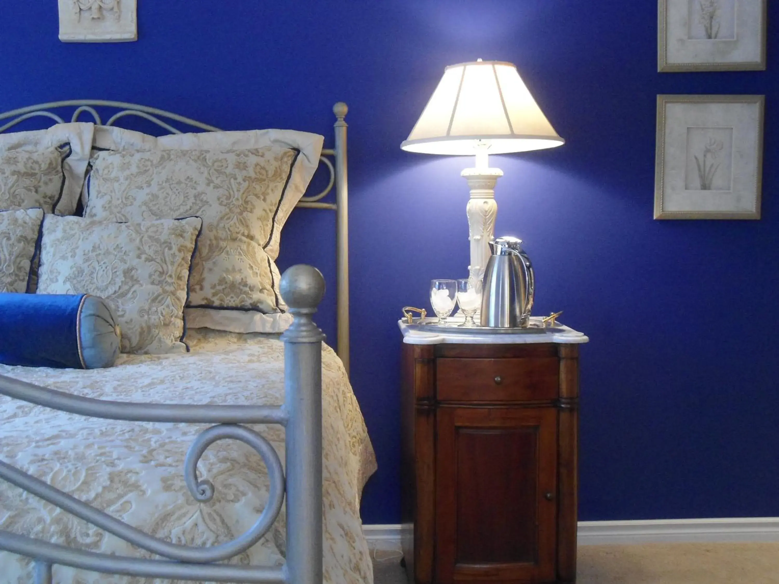 Bedroom, Seating Area in The Beacon Inn at Sidney