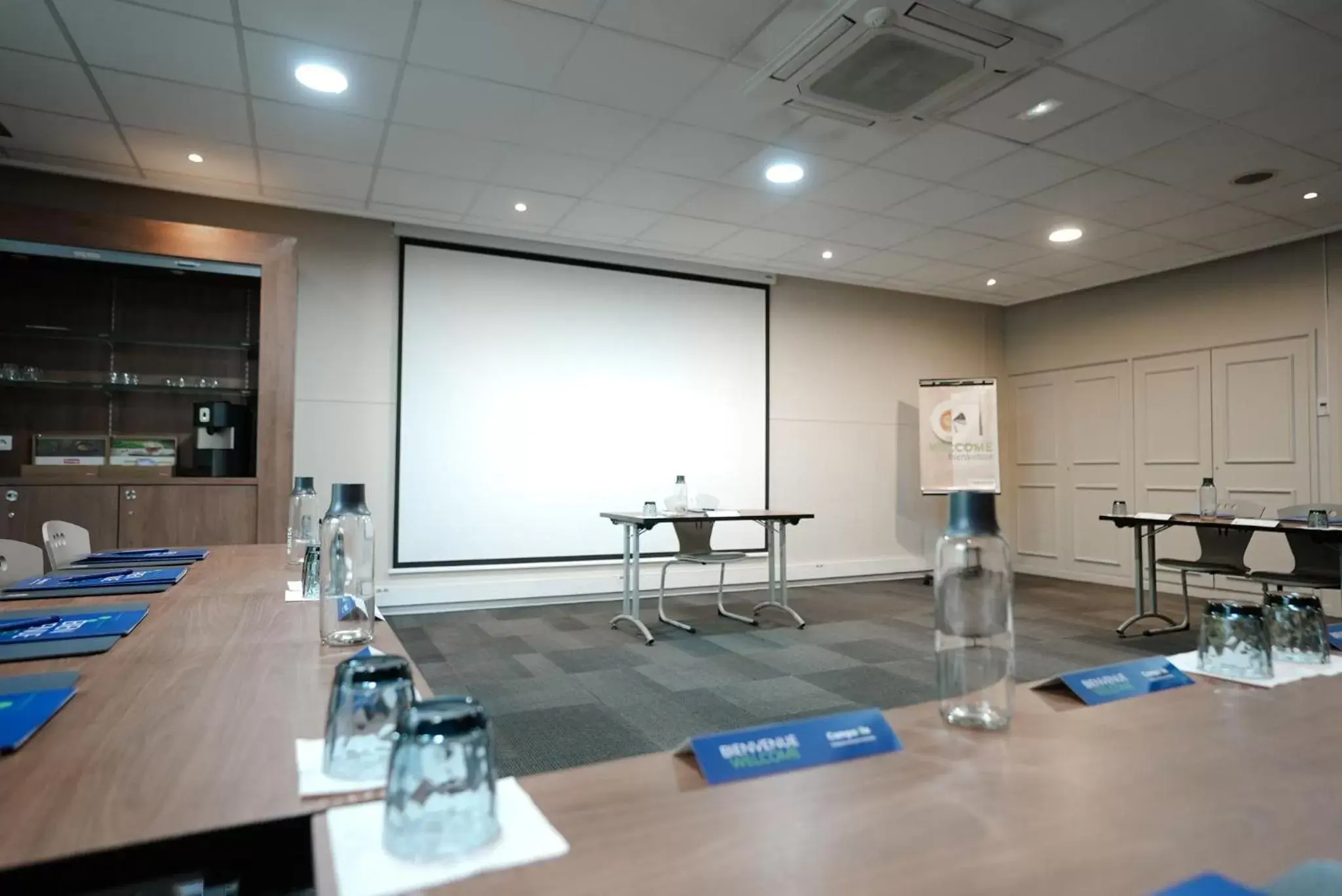 Meeting/conference room, Fitness Center/Facilities in Hotel Campanile Roissy