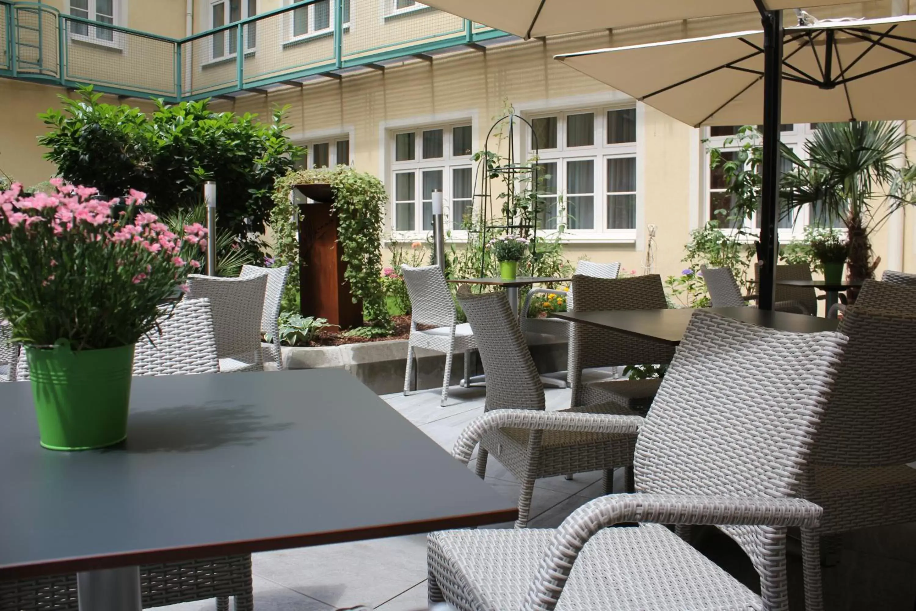Garden in Hotel Josefshof am Rathaus