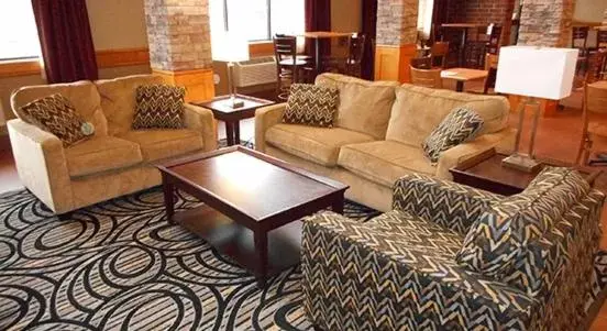 Lobby or reception, Seating Area in AmericInn by Wyndham Inver Grove Heights Minneapolis