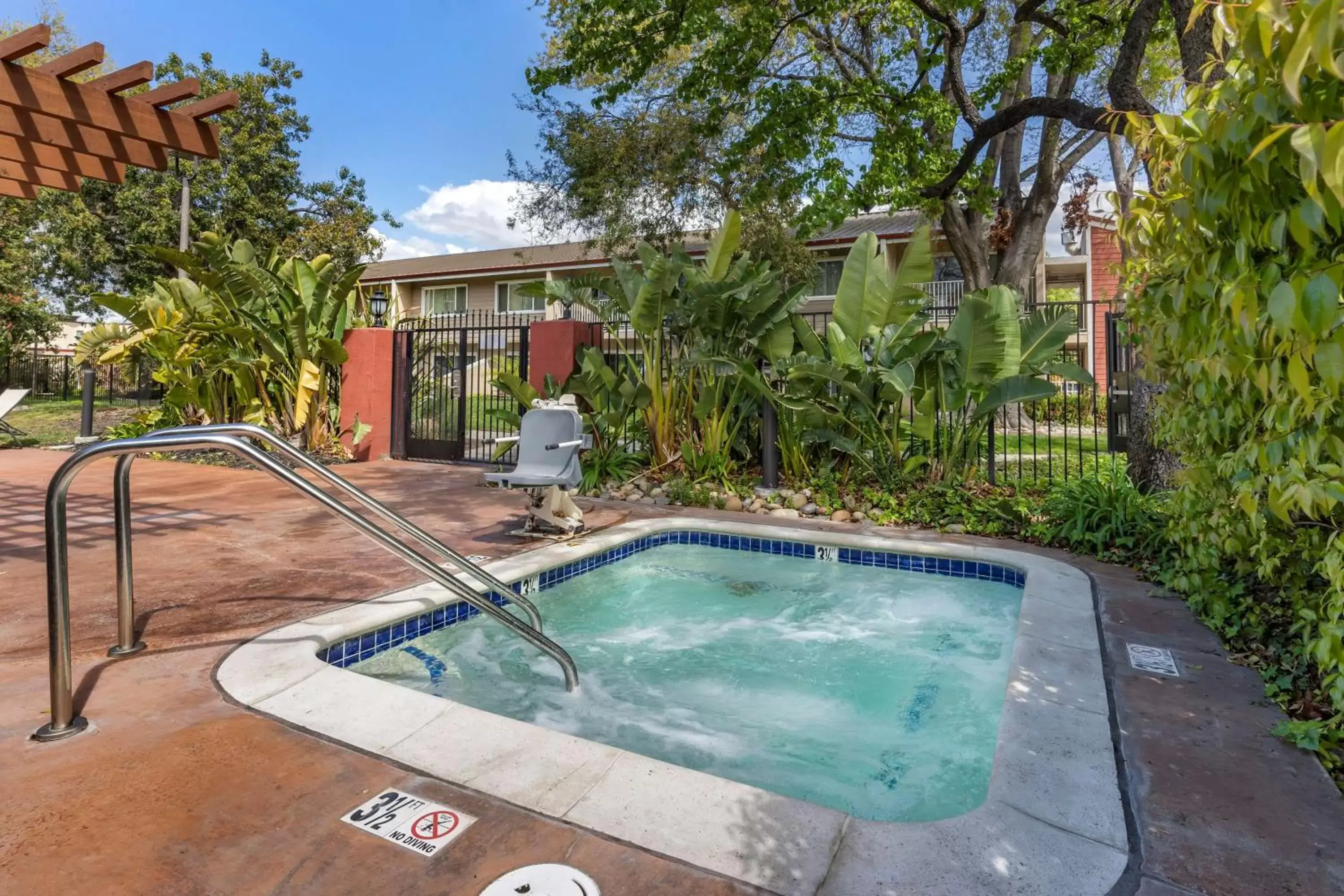 Pool view, Swimming Pool in Best Western Plus Garden Court Inn