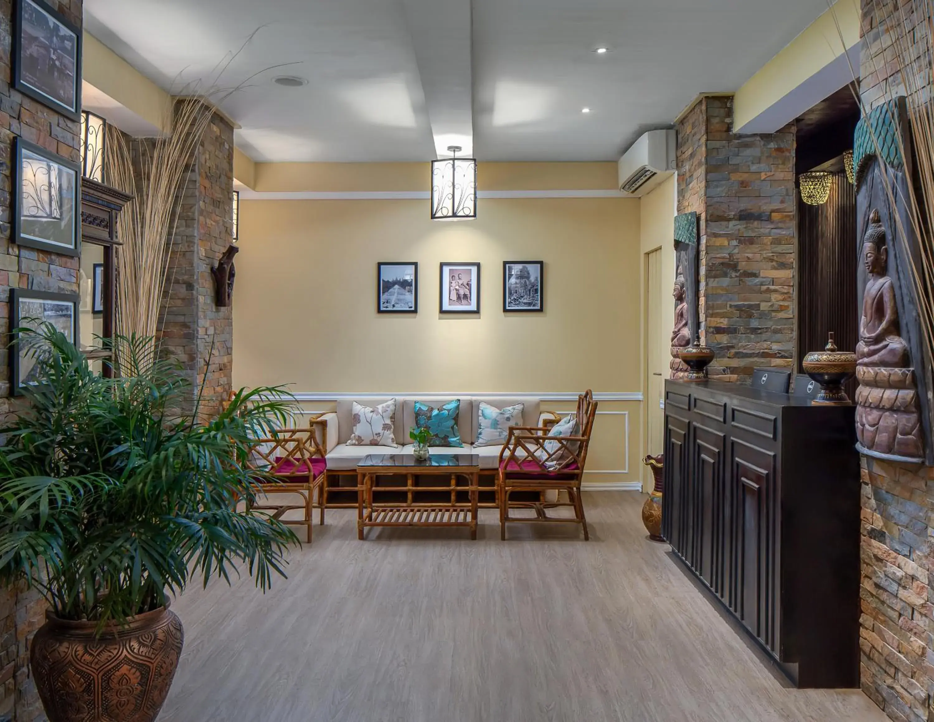 Lobby or reception in Botum Palace Hotel Lobby or reception in Botum Palace Hotel