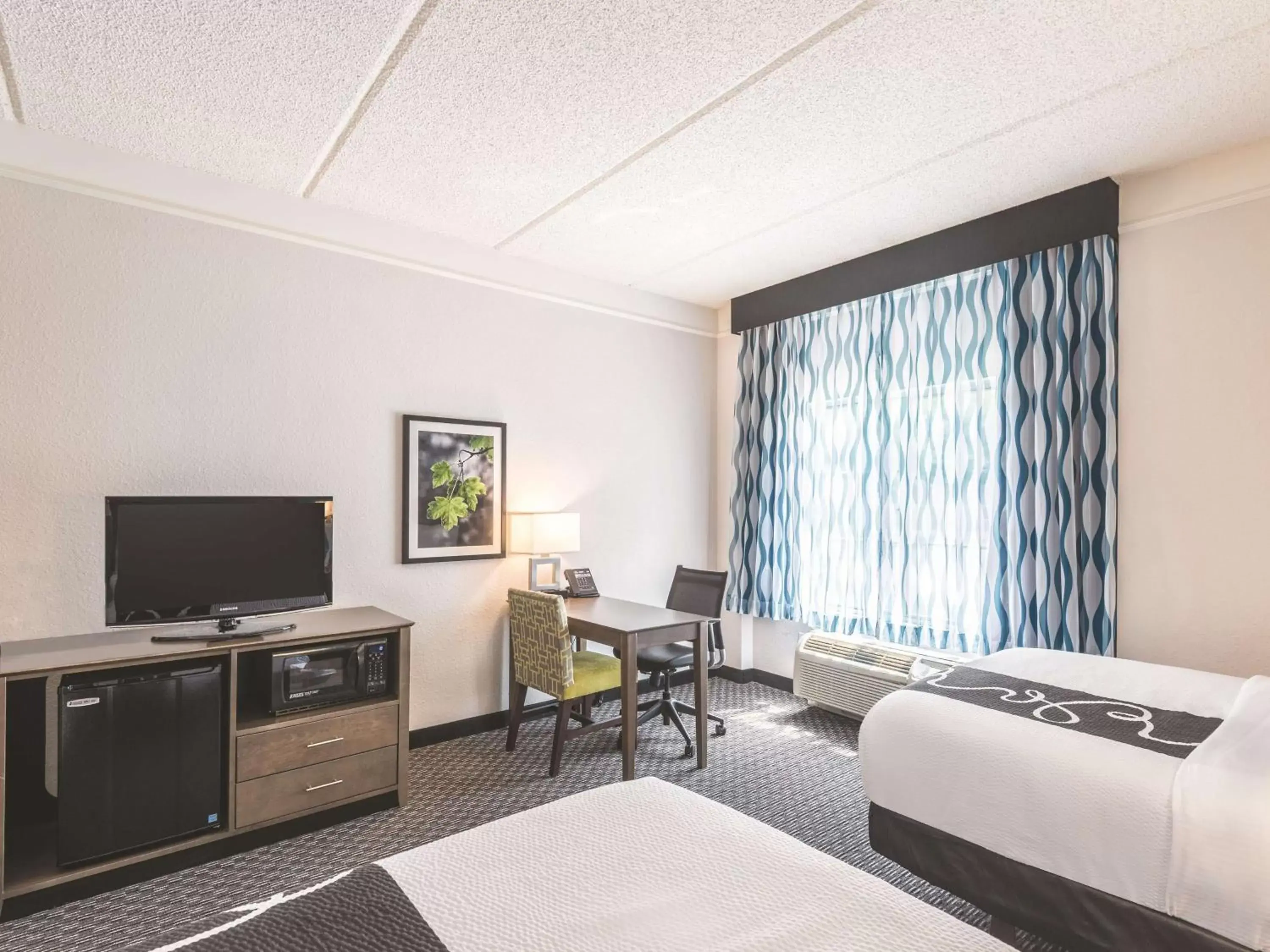 Double Room with Two Double Beds - Disability Access in La Quinta by Wyndham Orlando Lake Mary Double Room with Two Double Beds - Disability Access in La Quinta by Wyndham Orlando Lake Mary