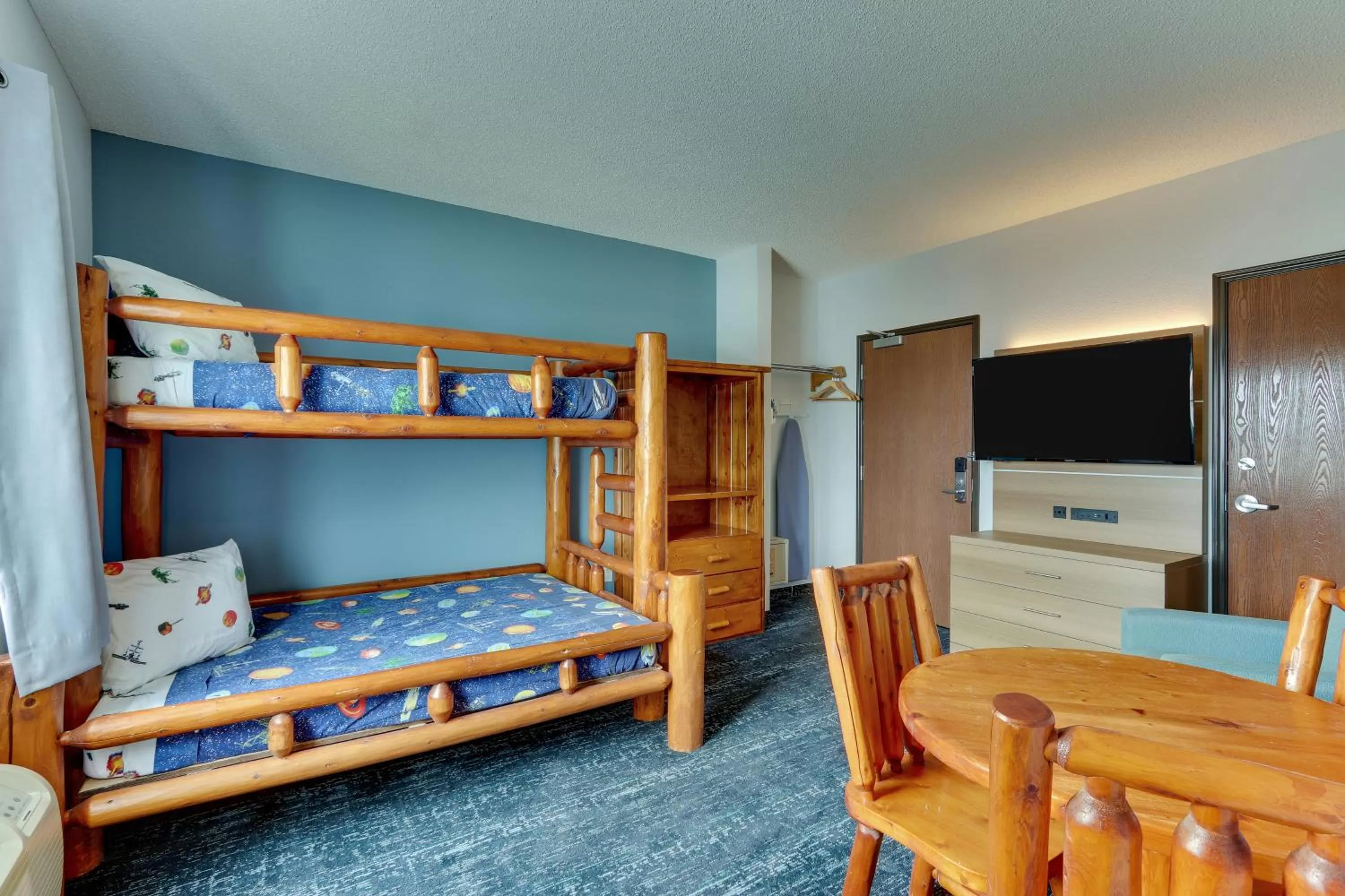 bunk bed, Bed in Parkshore Resort