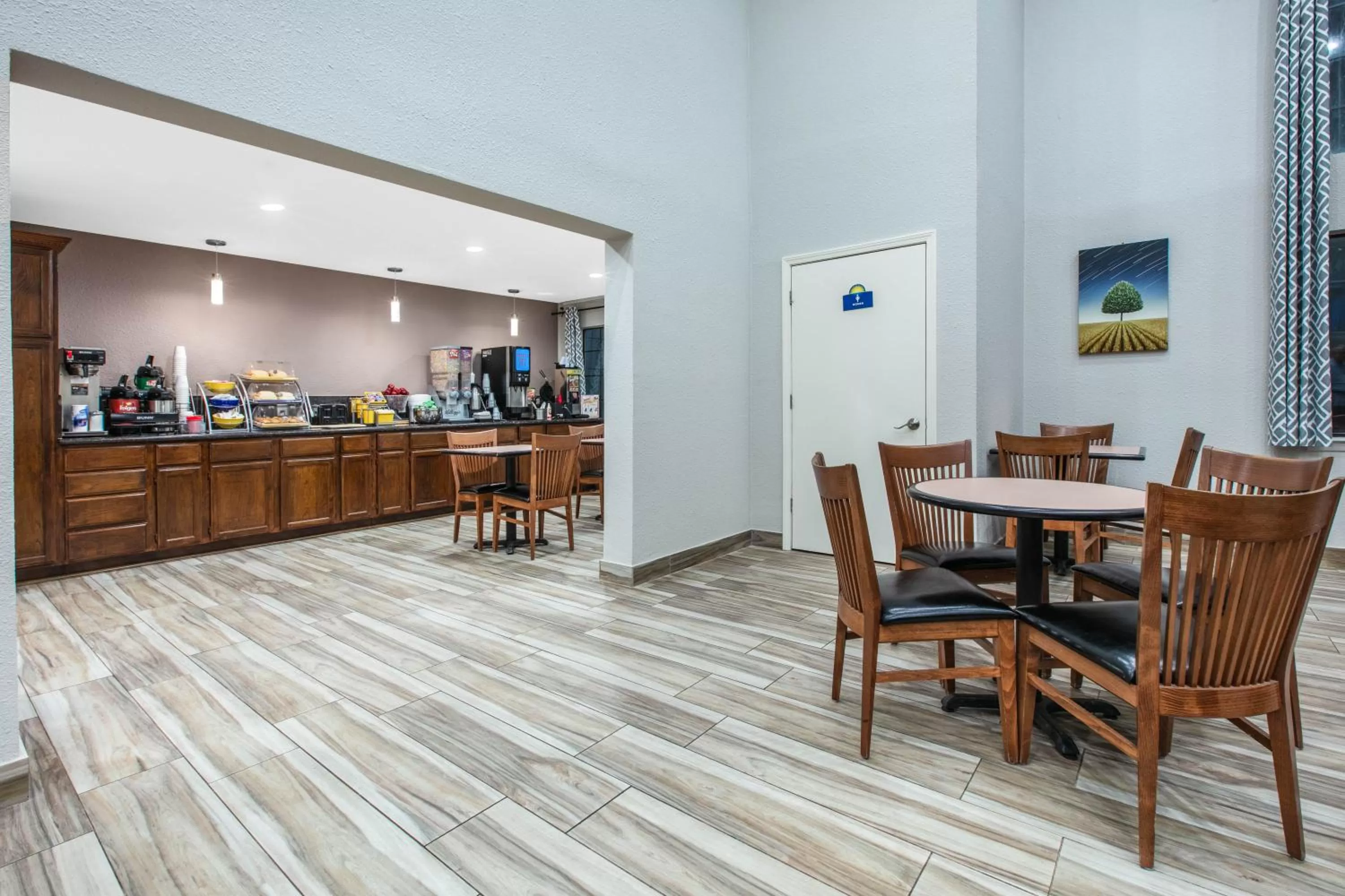 Coffee/tea facilities in Days Inn by Wyndham Waco Near Downtown University