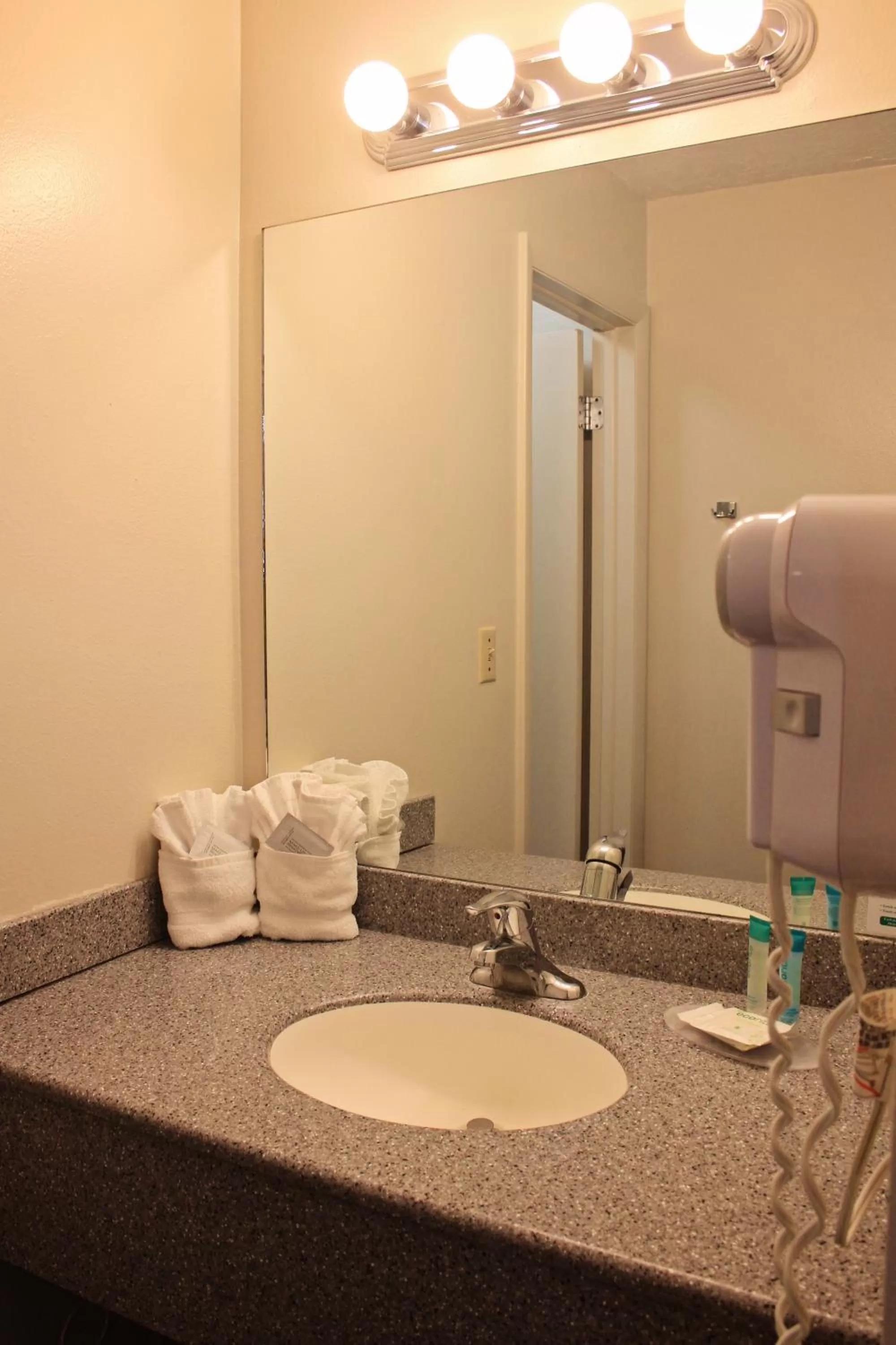 Bathroom in Bowen Motel