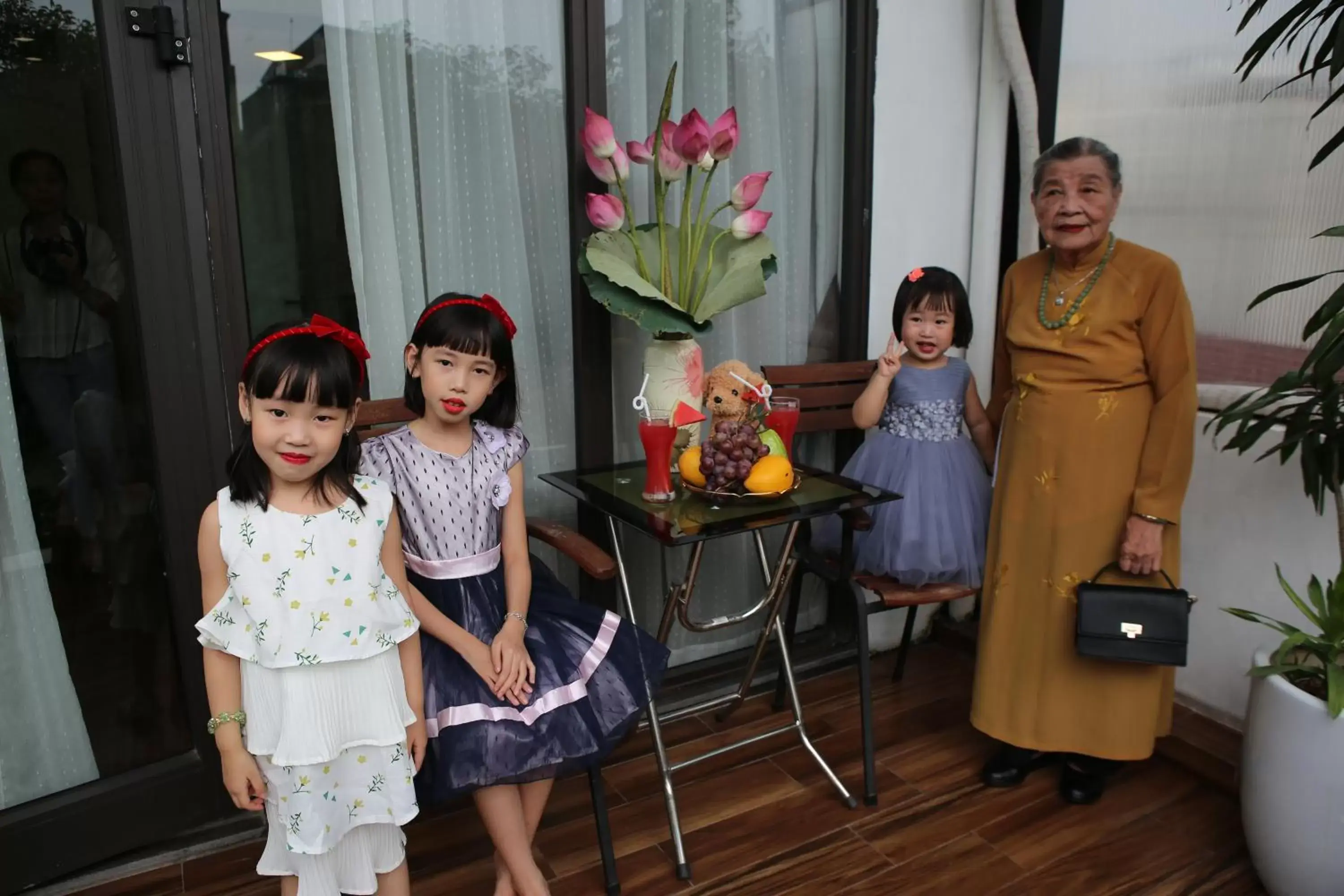 Family in Tung Trang Hotel