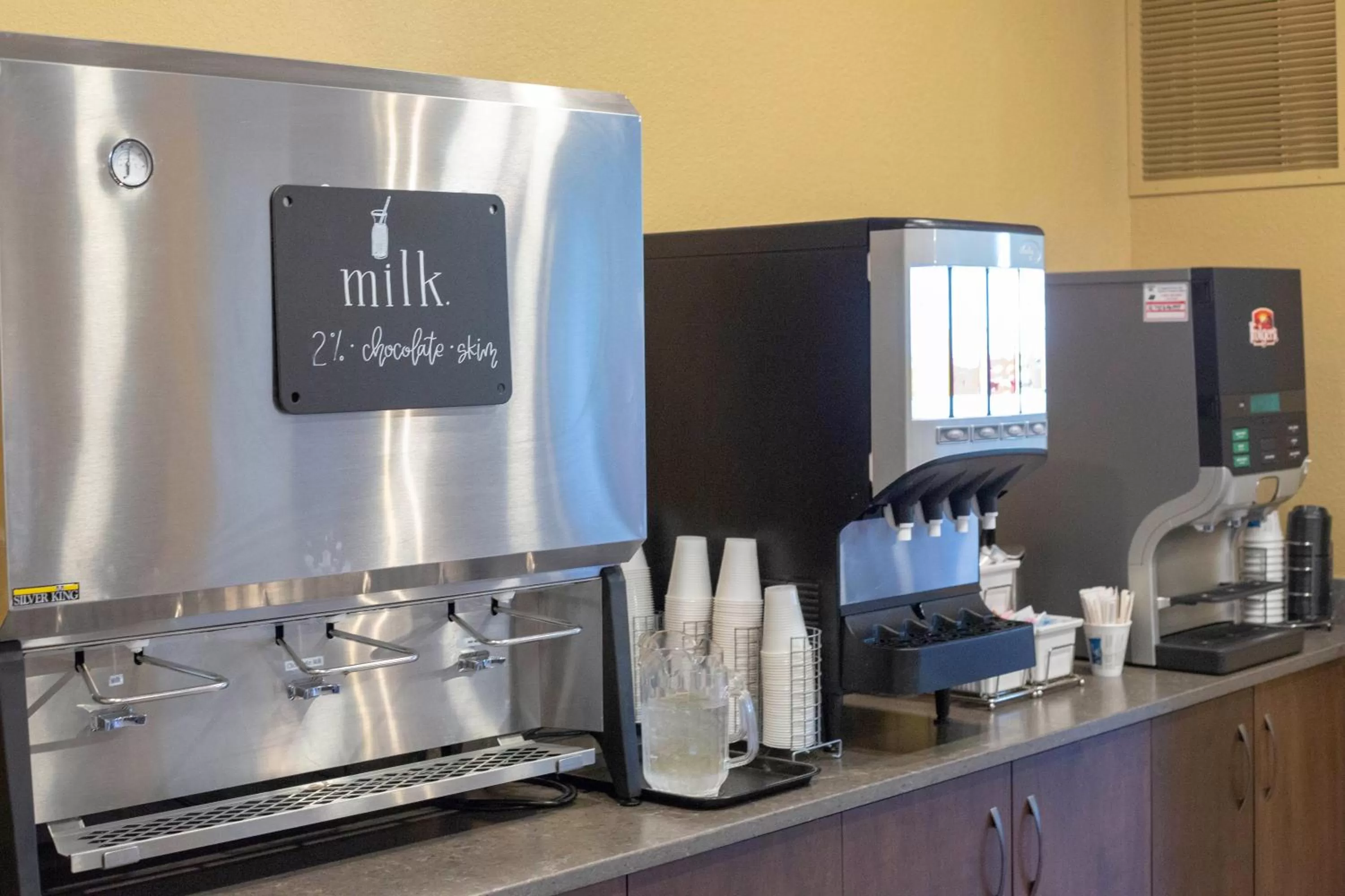 Buffet breakfast in Berlin Encore Hotel & Suites