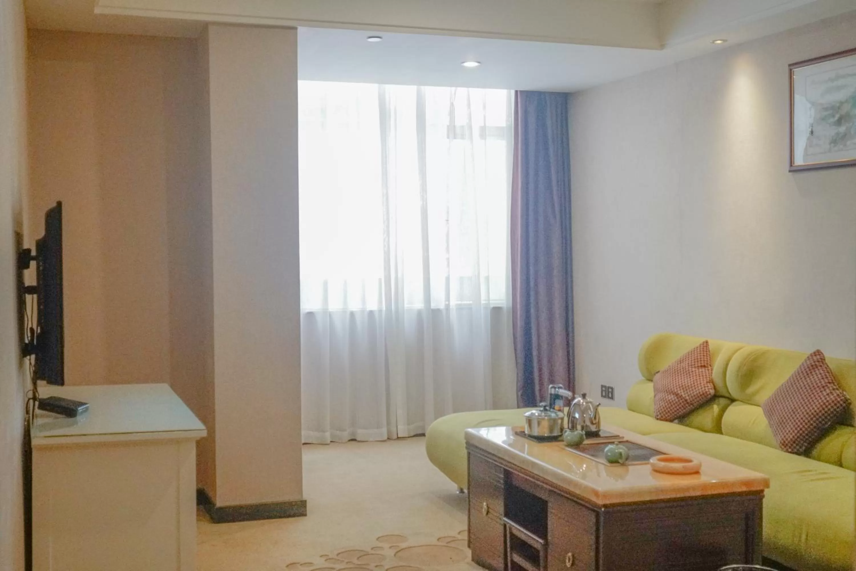 TV and multimedia in Paco Hotel Tianhe Coach Terminal Metro Satation Guangzhou-Free Shuttle Bus for Canton Fair