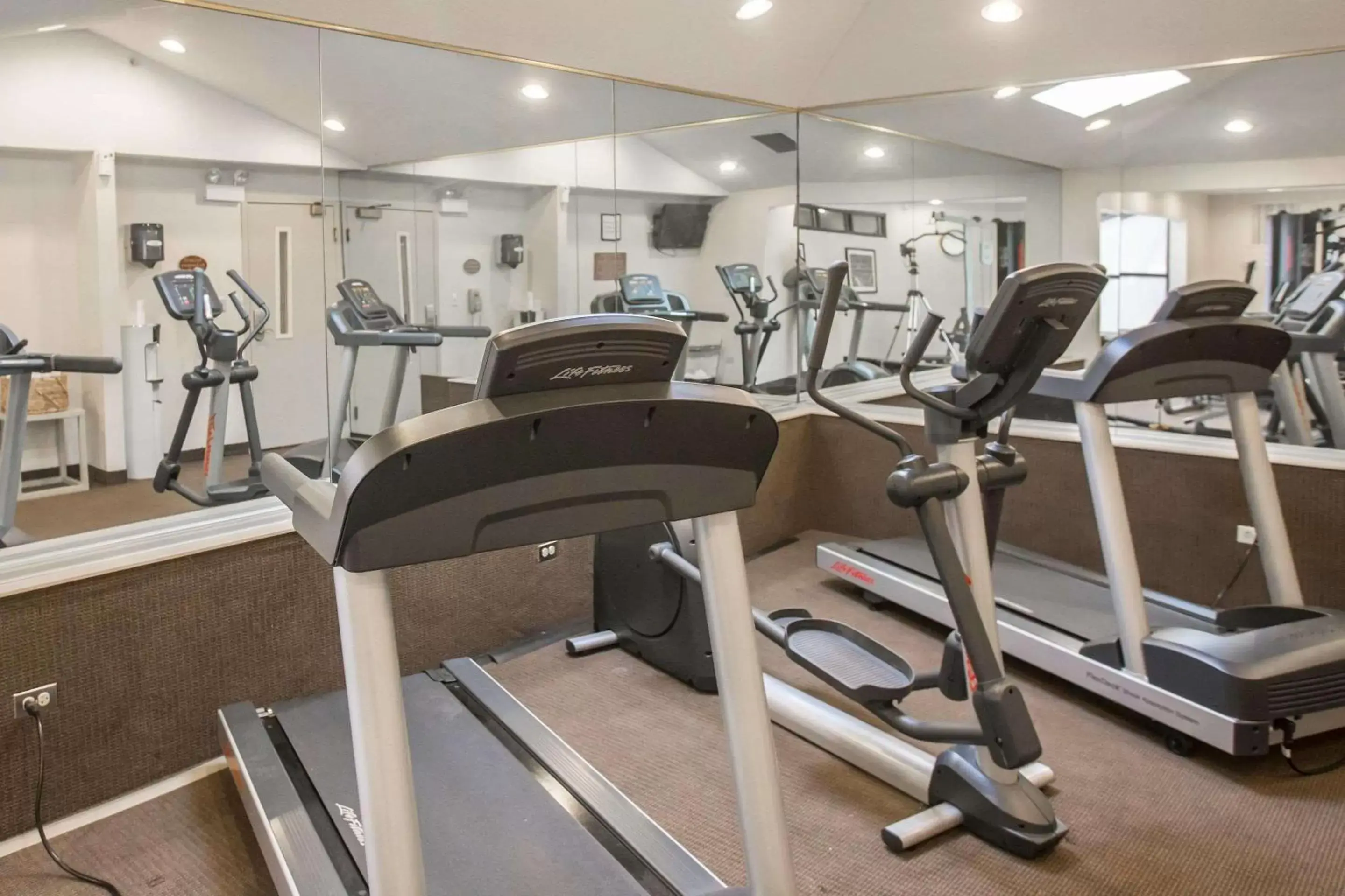 Fitness centre/facilities, Fitness Center/Facilities in Sleep Inn Midway Airport Bedford Park