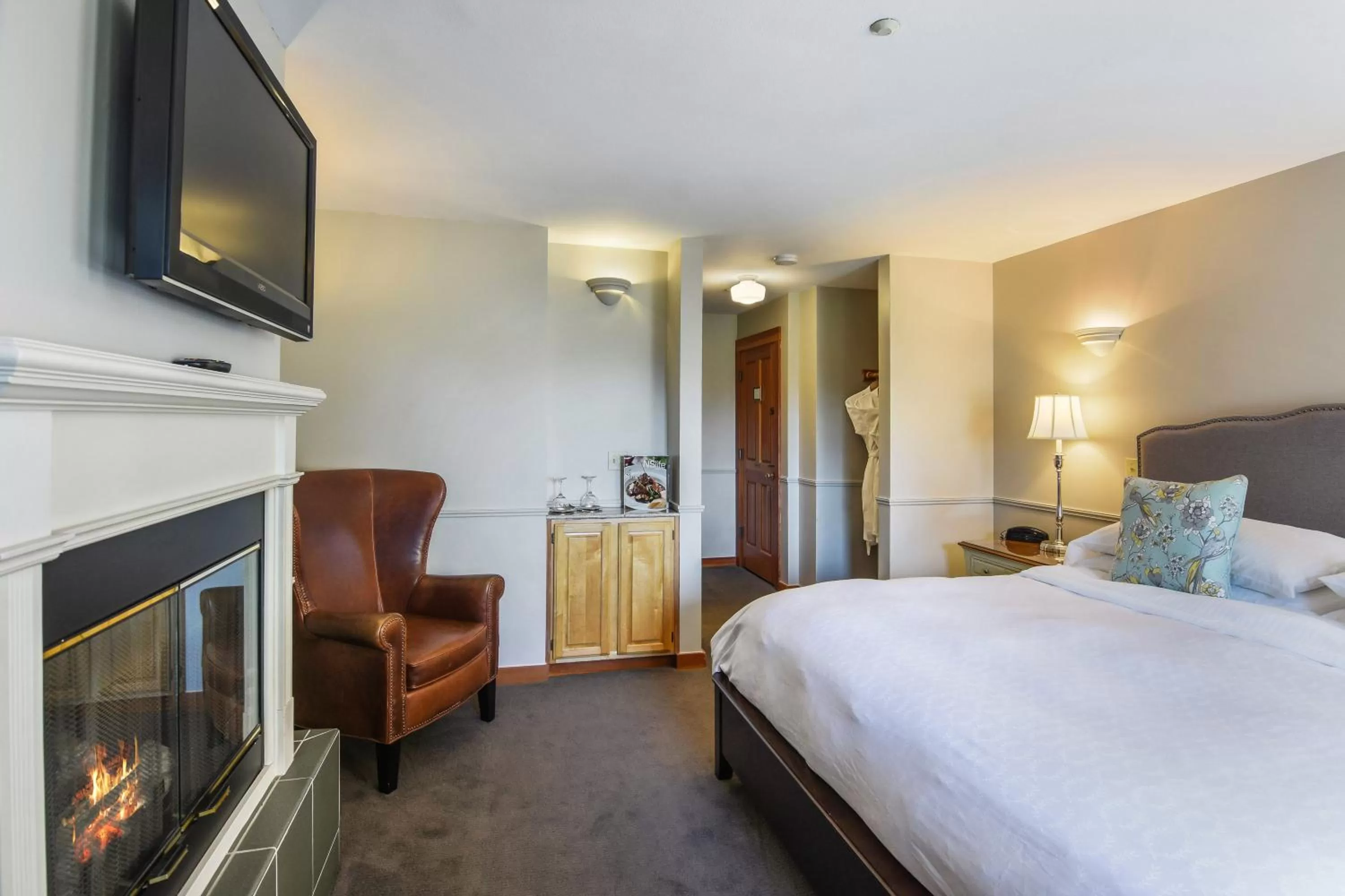 Bed in Wild Iris Inn