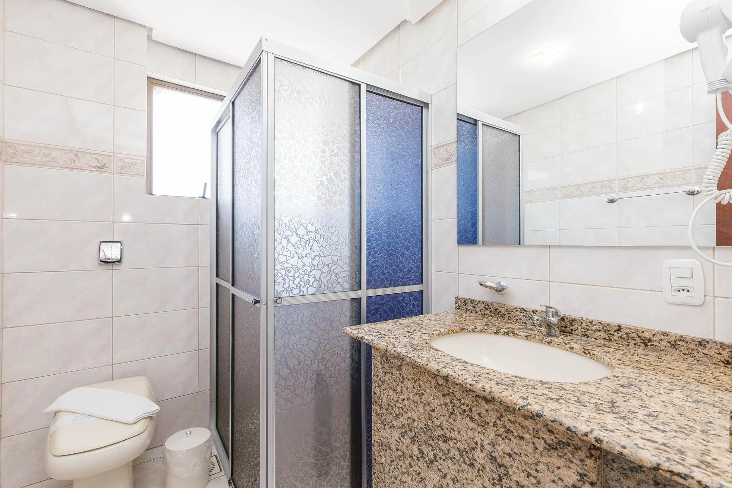 Bathroom in Hotel Letto Caxias