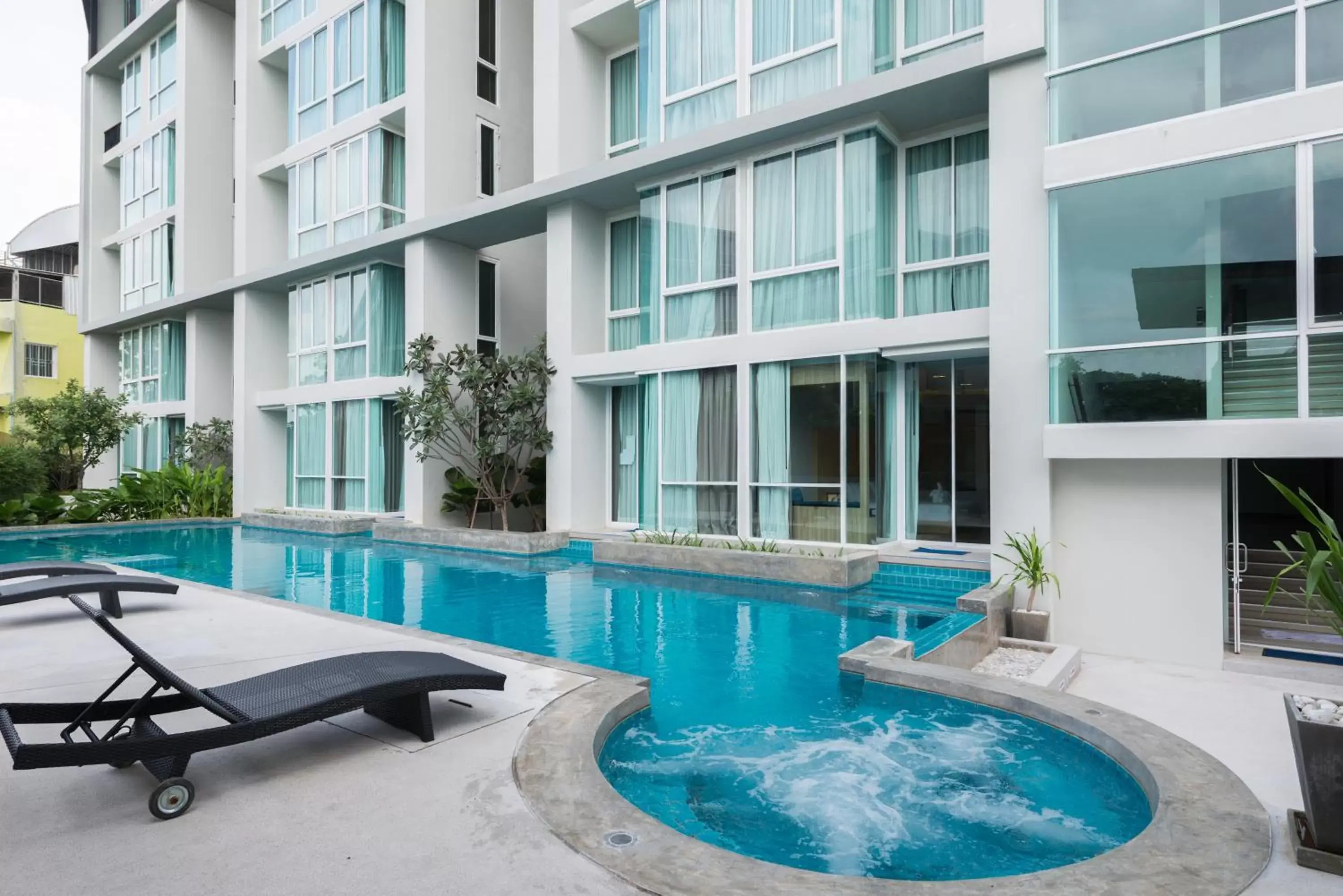 Swimming pool, Property Building in Grand Vista Hotel Chiangrai-SHA Extra Plus