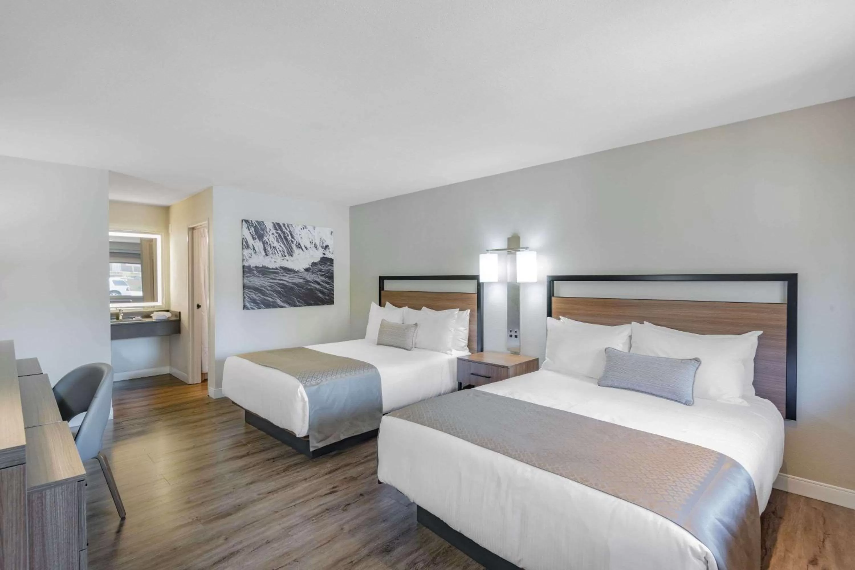 Photo of the whole room in Wyndham Garden San Diego