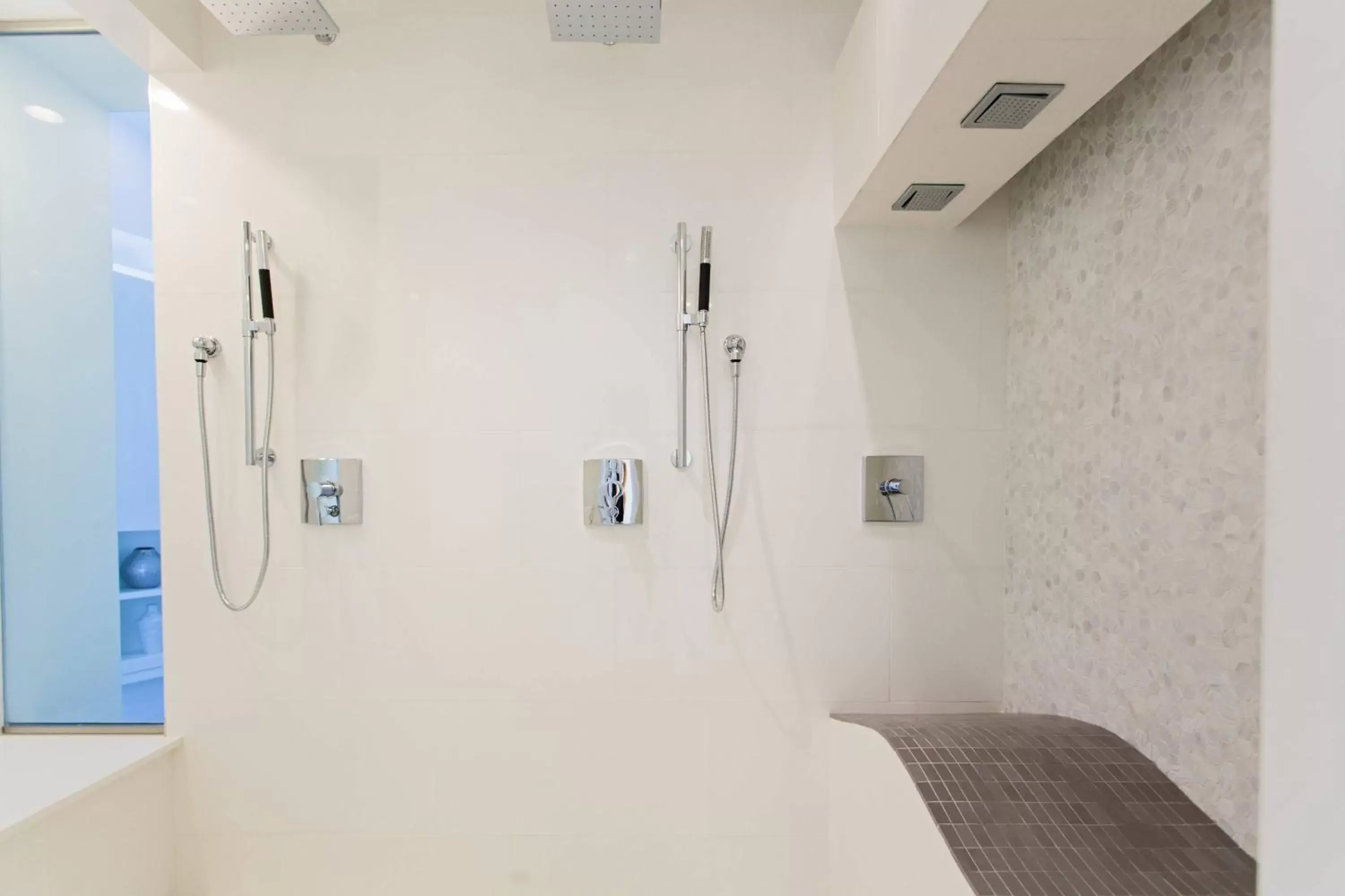 Bathroom in Renaissance Santo Domingo Jaragua Hotel & Casino