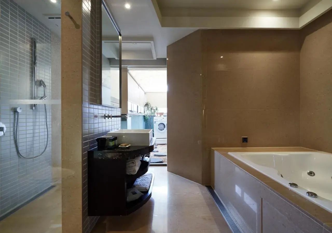 Bathroom in Tango Hotel Taipei Xinyi