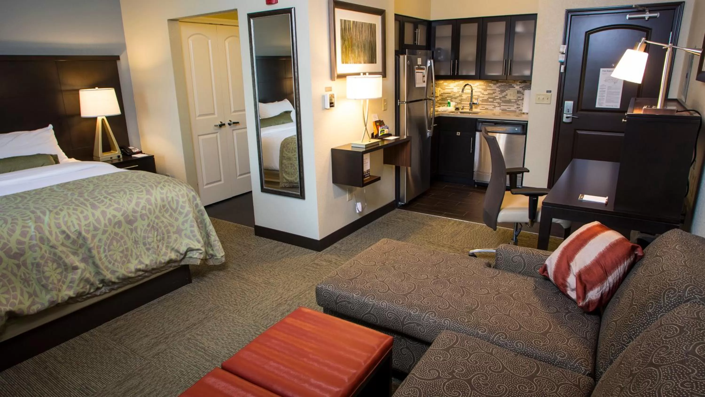 Photo of the whole room, Bed in Staybridge Suites Lexington by IHG