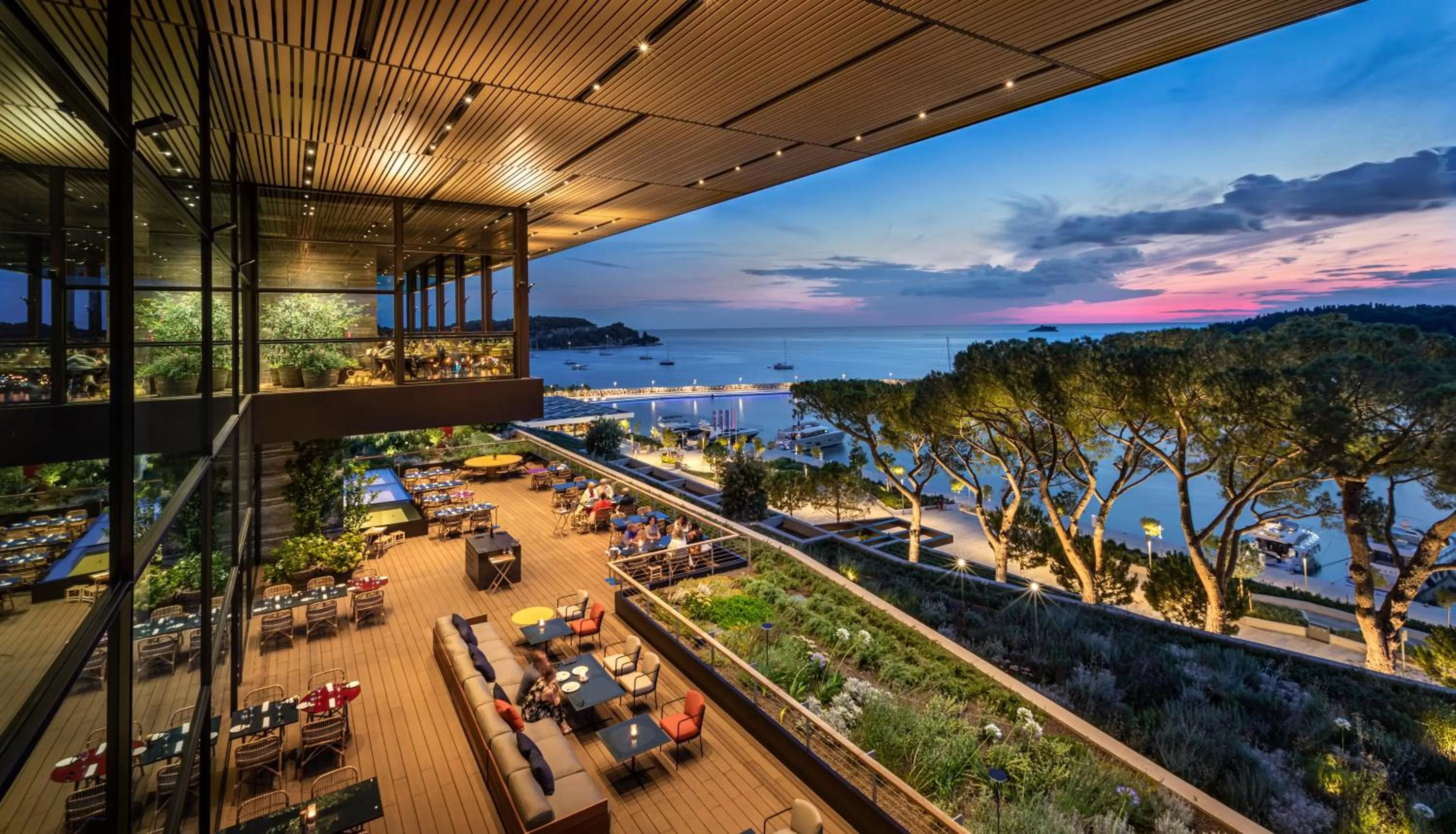 Restaurant/places to eat in Grand Park Hotel Rovinj by Maistra Collection