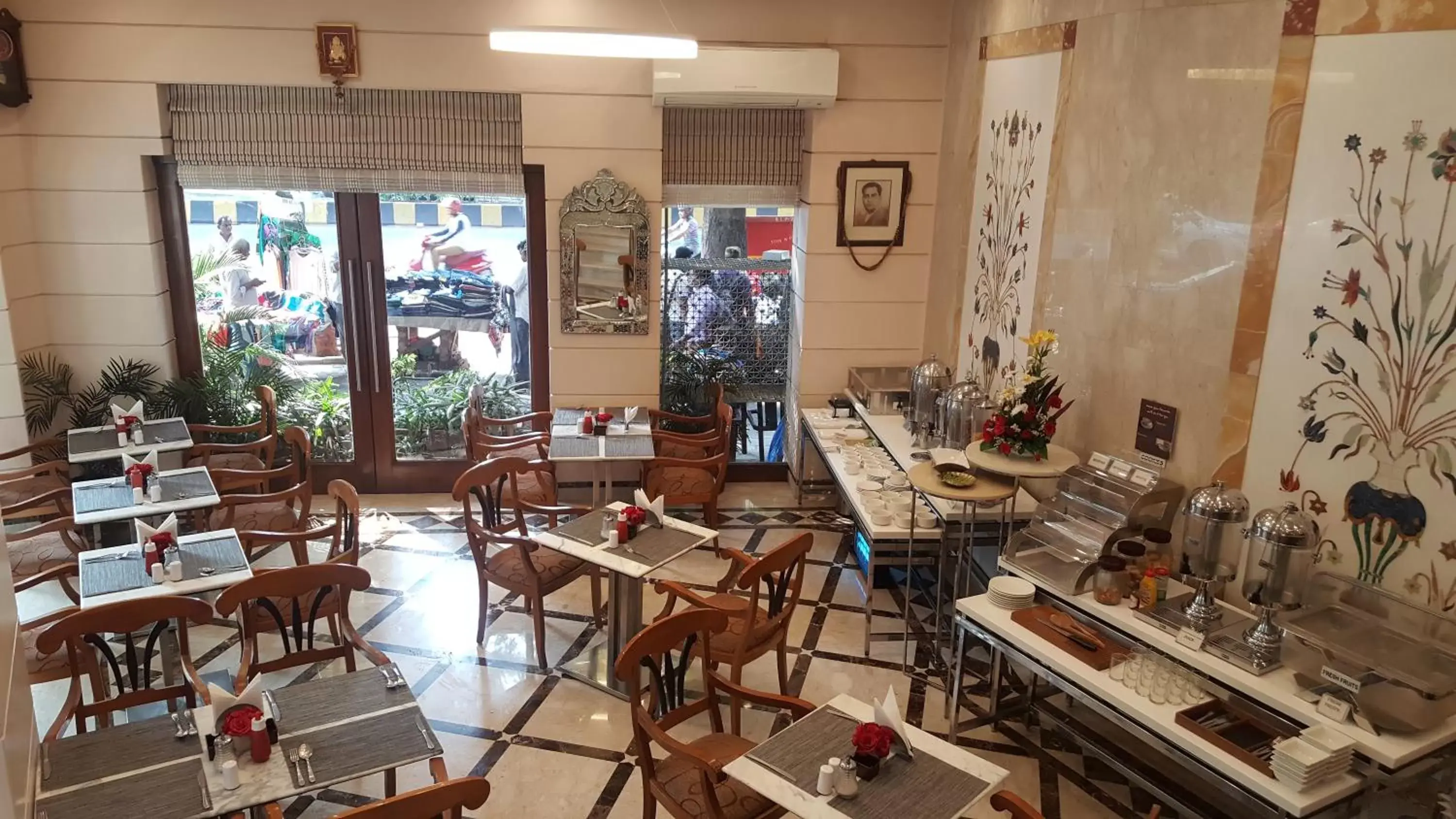 Restaurant/places to eat in Residency Hotel Fort Restaurant/places to eat in Residency Hotel Fort