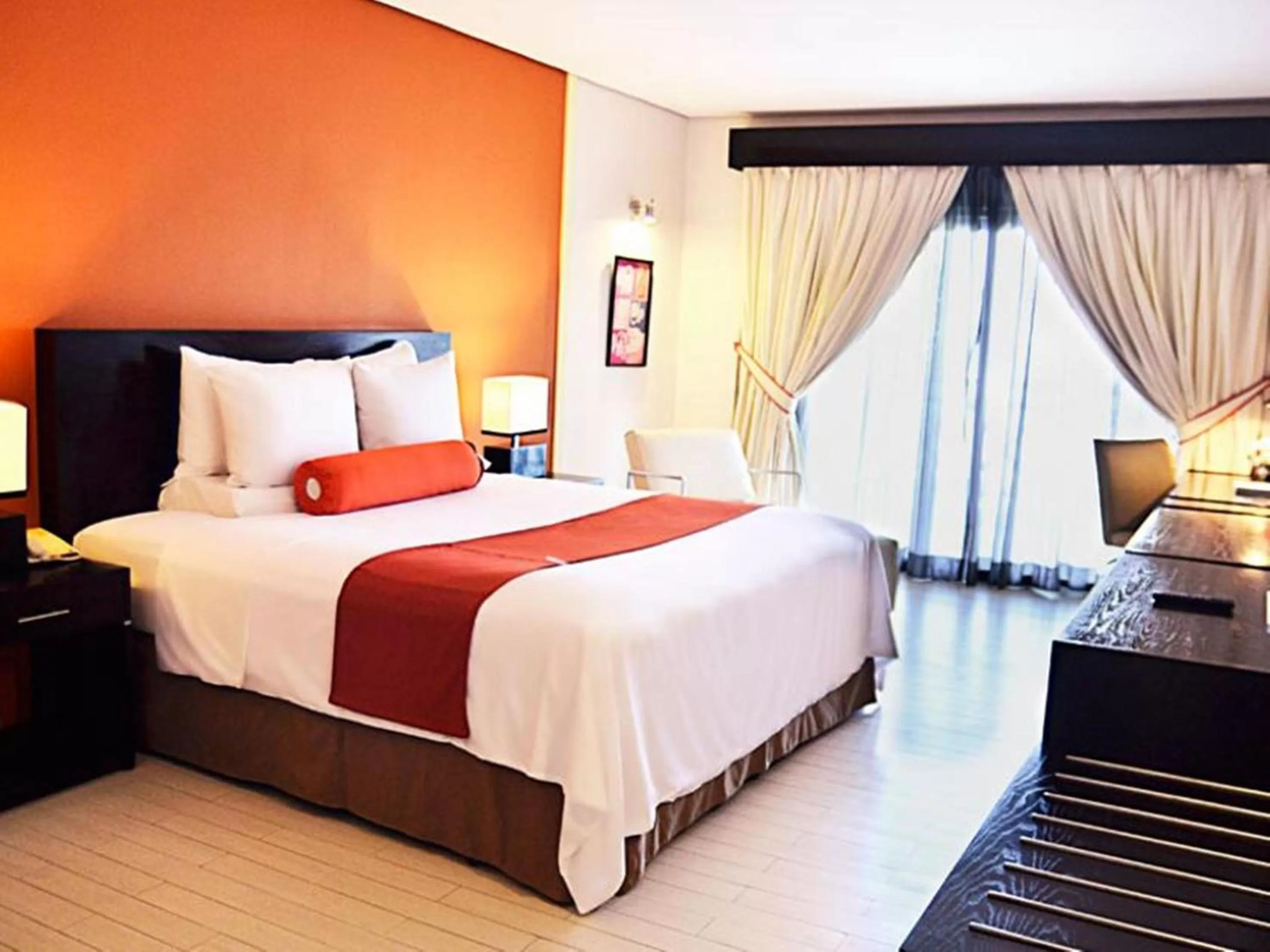 Bedroom, Bed in Thunderbird Resorts - Poro Point