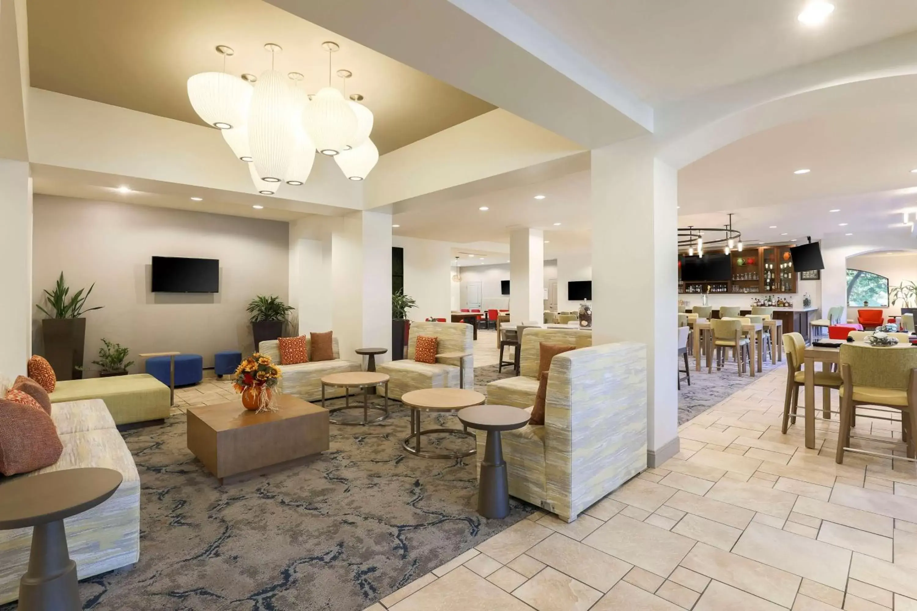 Lobby or reception, Lounge/Bar in Hilton Garden Inn Raleigh-Durham/Research Triangle Park