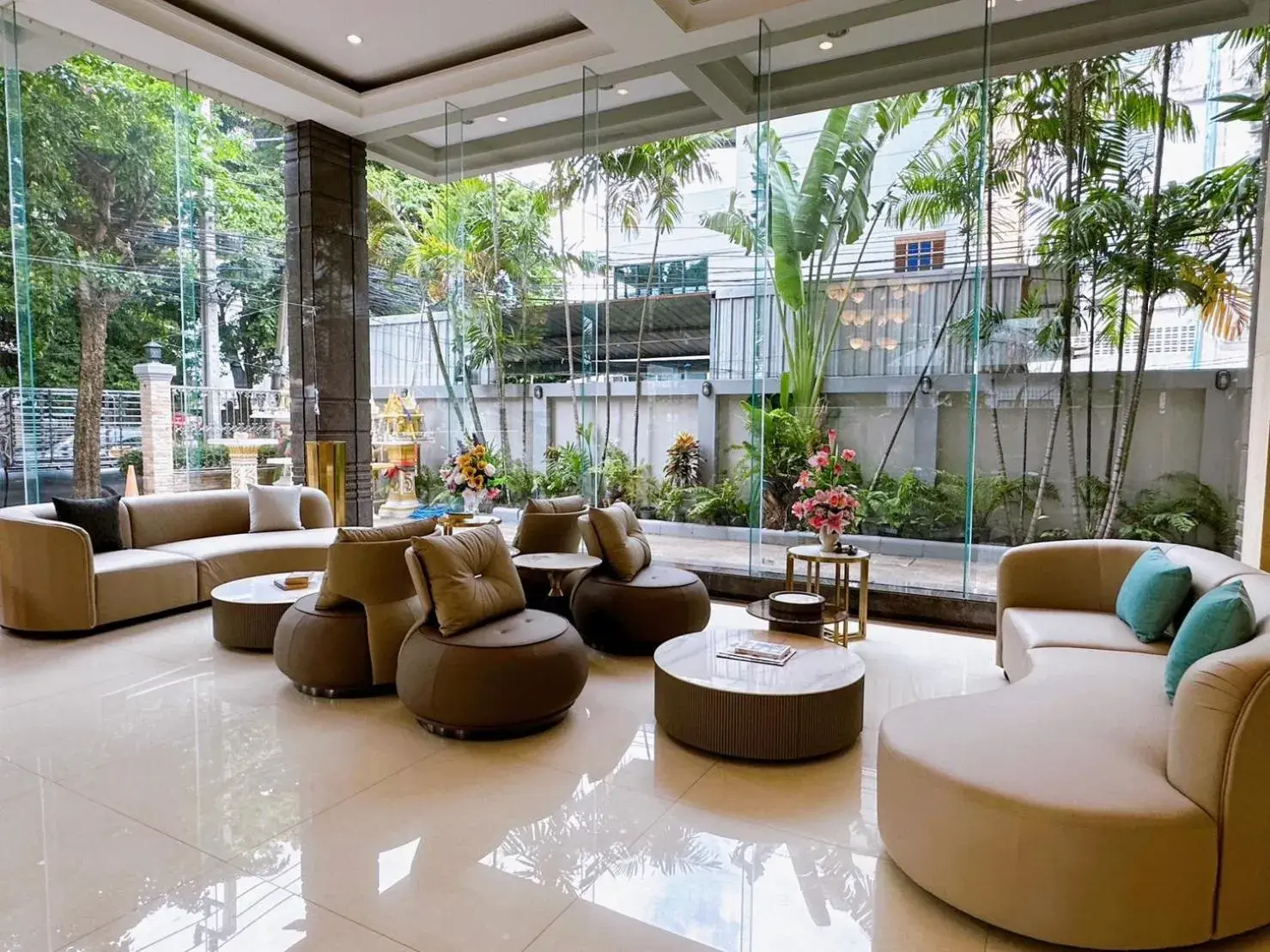 Lobby or reception in Miloft Sathorn Hotel - SHA Plus Certified Lobby or reception in Miloft Sathorn Hotel - SHA Plus Certified