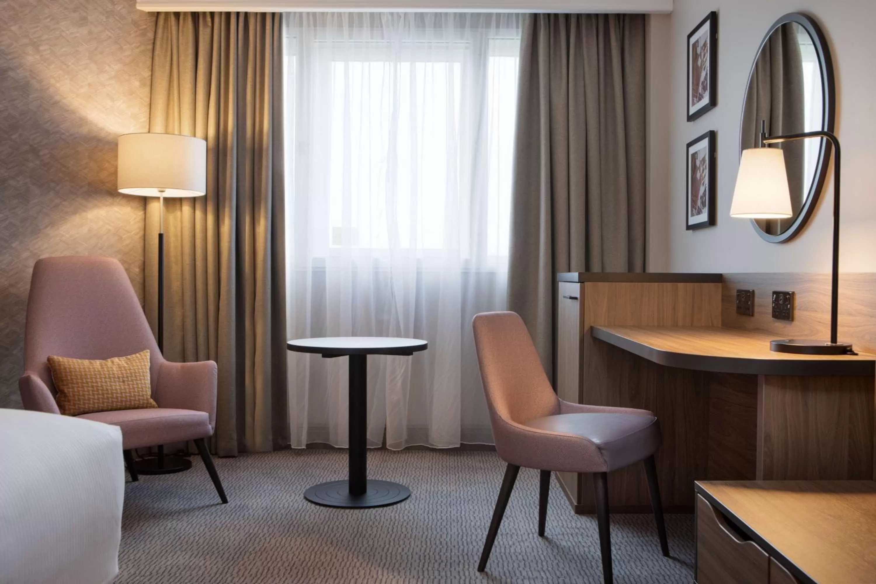 Bedroom in DoubleTree by Hilton Dartford Bridge