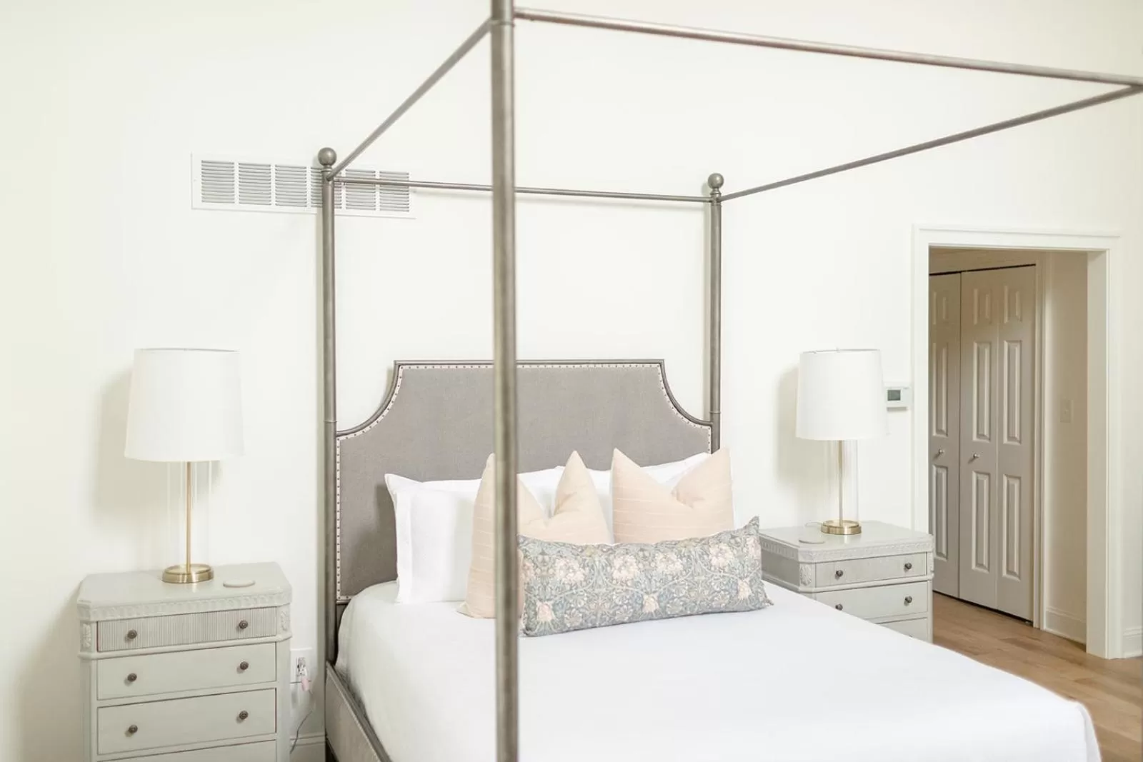 Bed in Fairville Inn