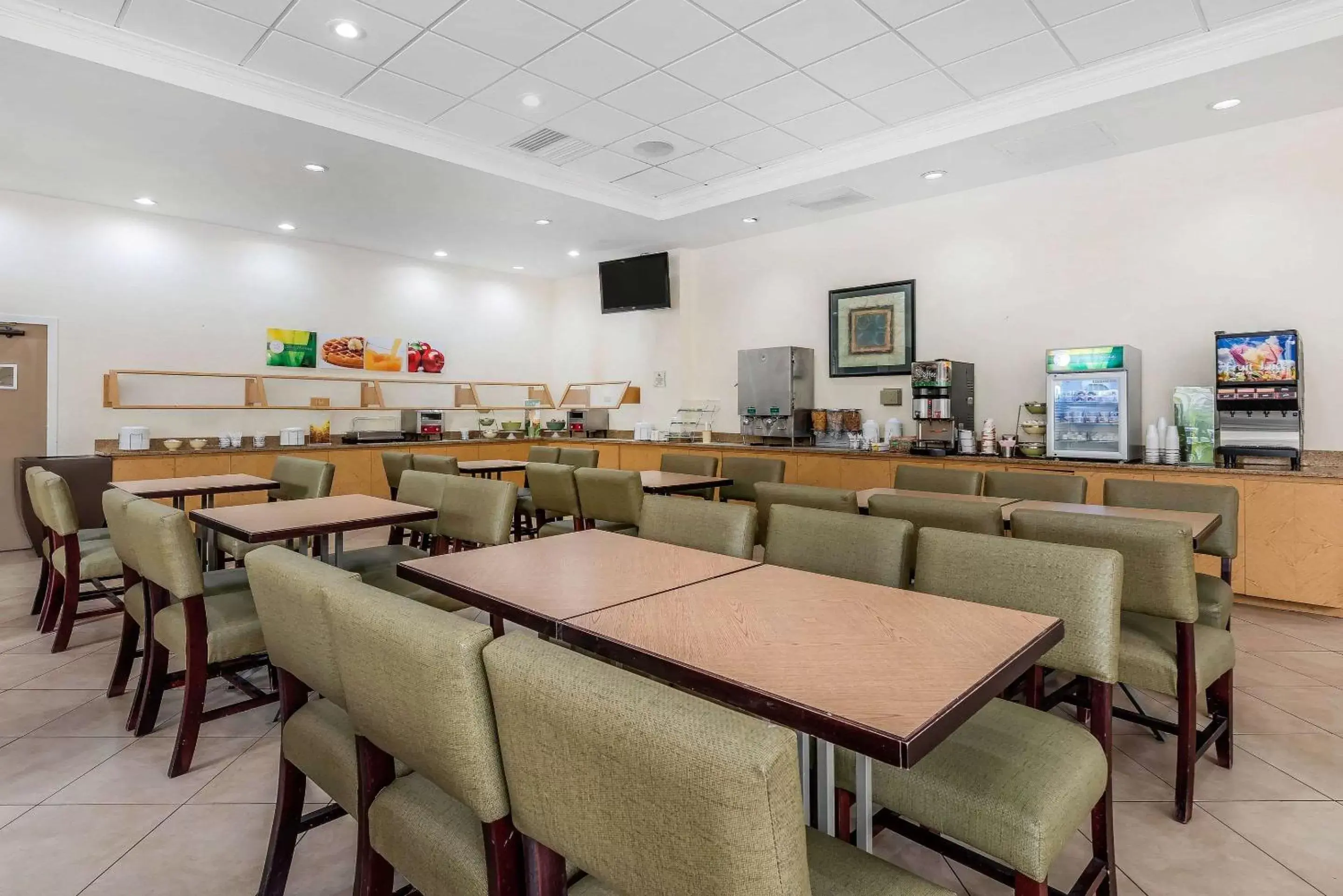 Restaurant/Places to Eat in Quality Inn At International Drive Orlando