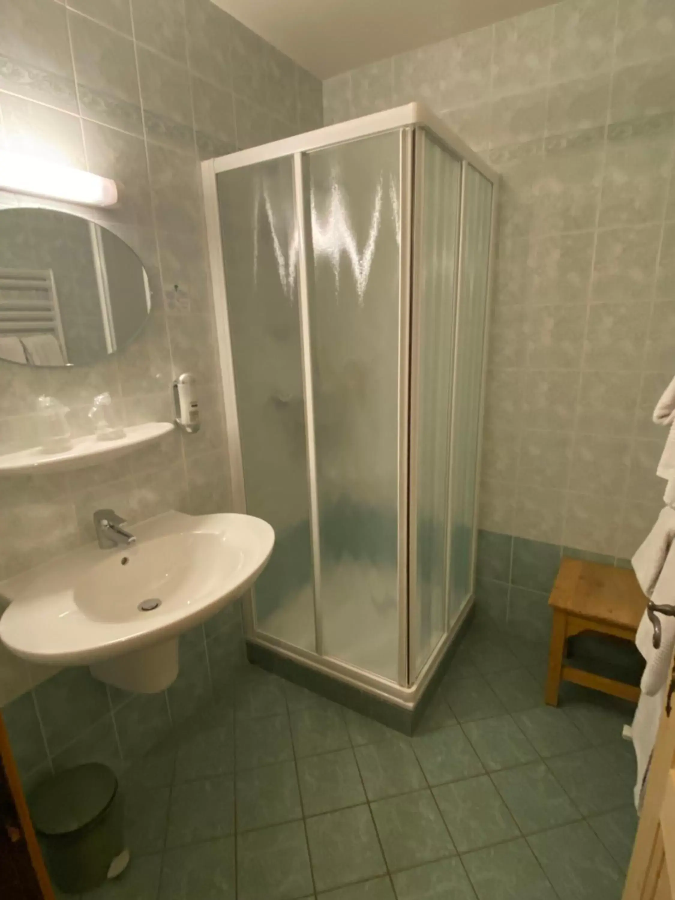 Shower, Bathroom in Le Schuss