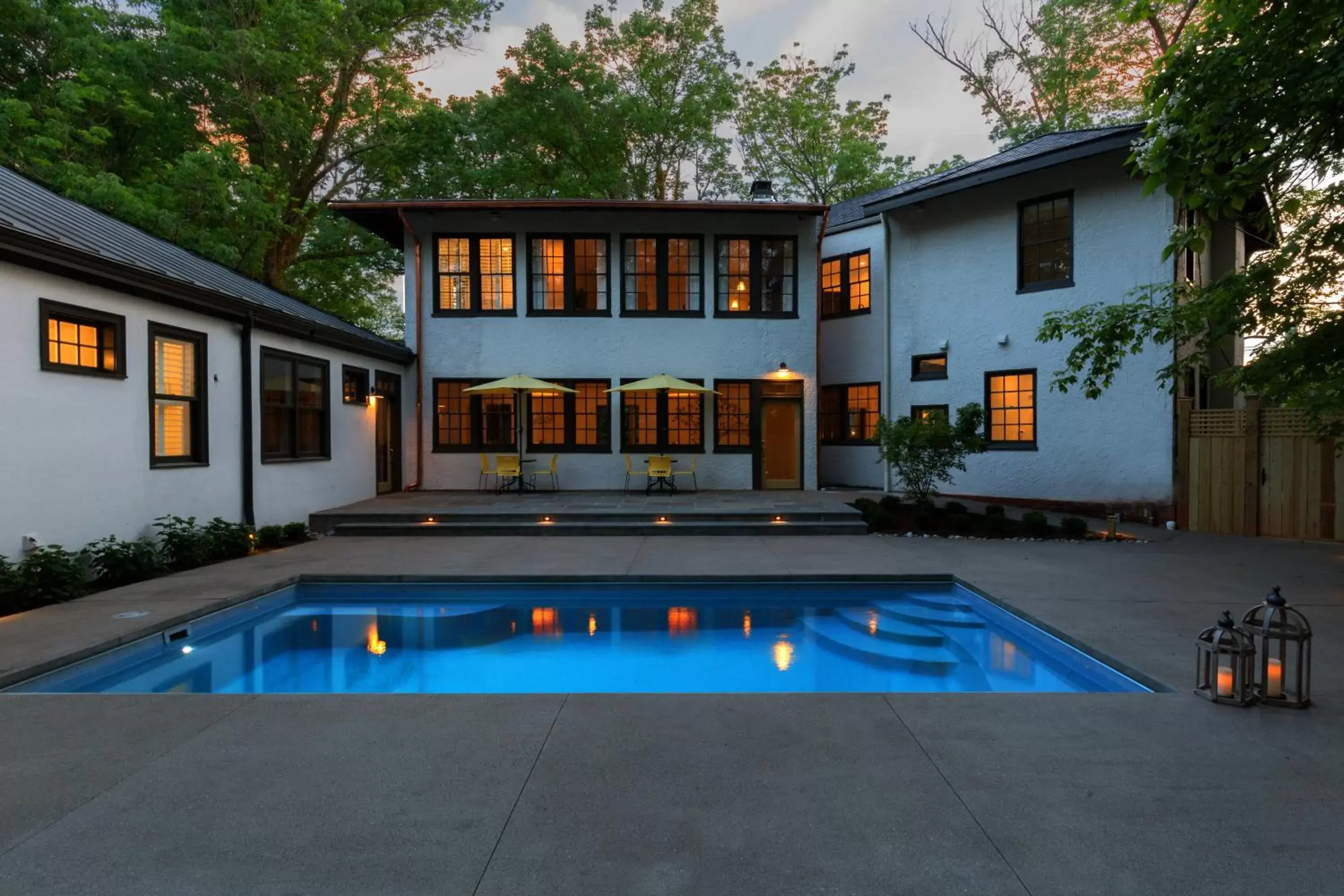 Swimming pool, Property Building in Oakhurst Inn