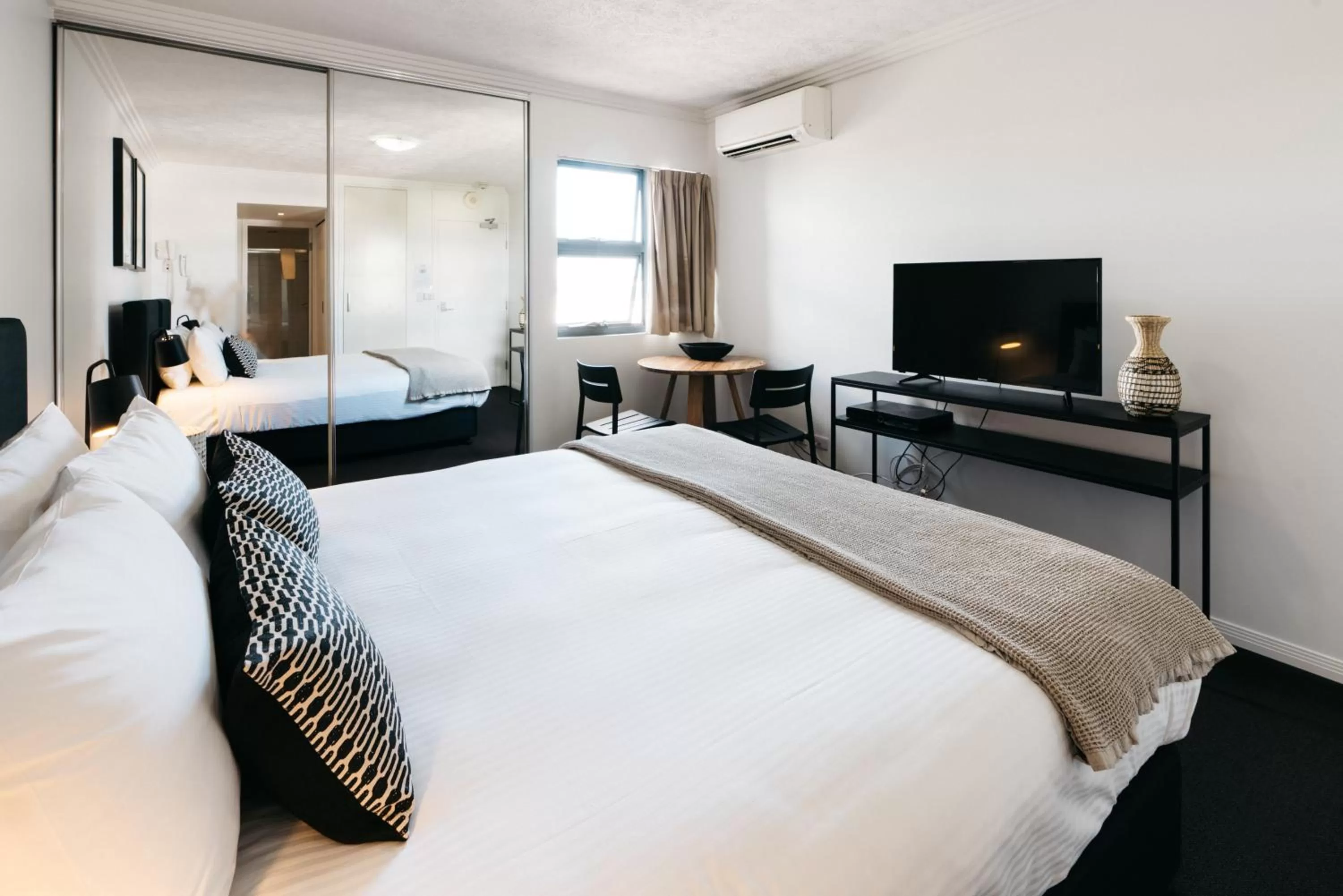 TV and multimedia, Bed in Gabba Central Apartments