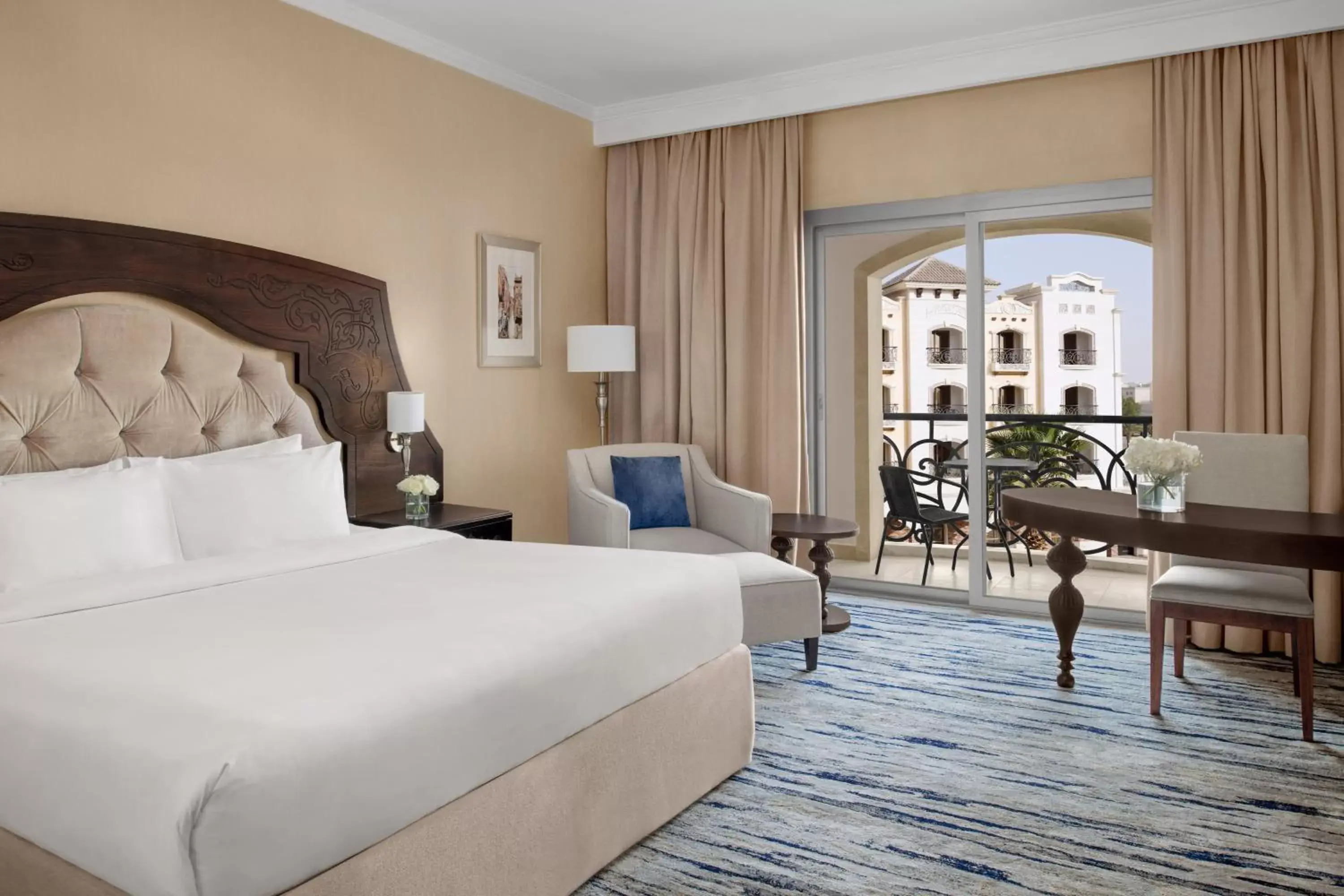 Photo of the whole room, Bed in Crowne Plaza Riyadh Al Waha by IHG Photo of the whole room, Bed in Crowne Plaza Riyadh Al Waha by IHG