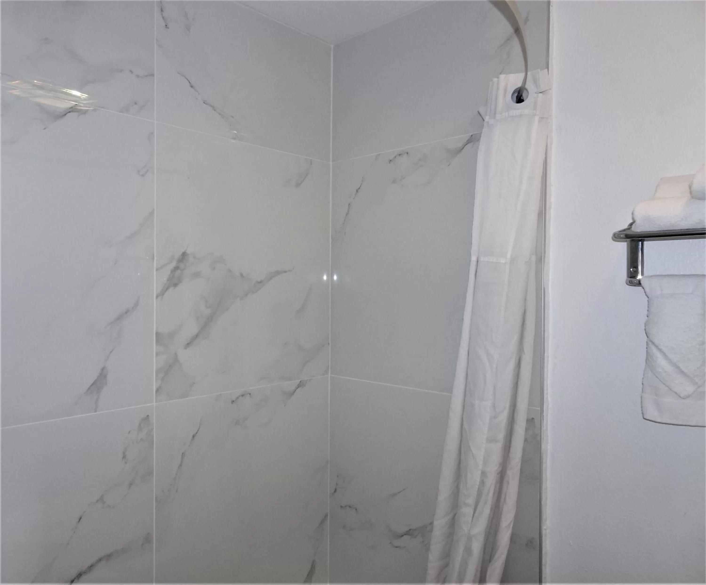 Bathroom in Days Inn by Wyndham Lake Havasu