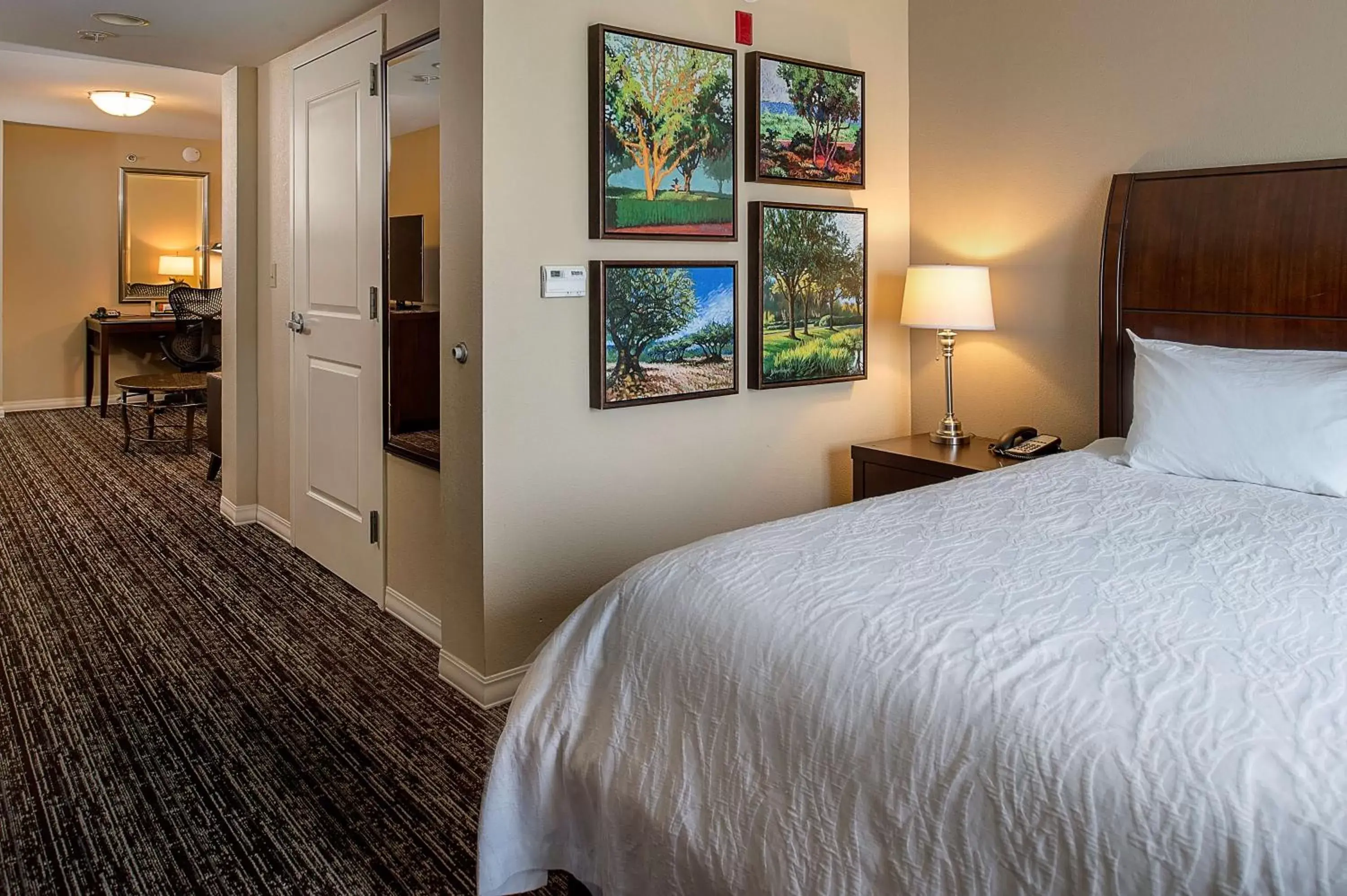 Bedroom, Bed in Hilton Garden Inn St. Louis Airport