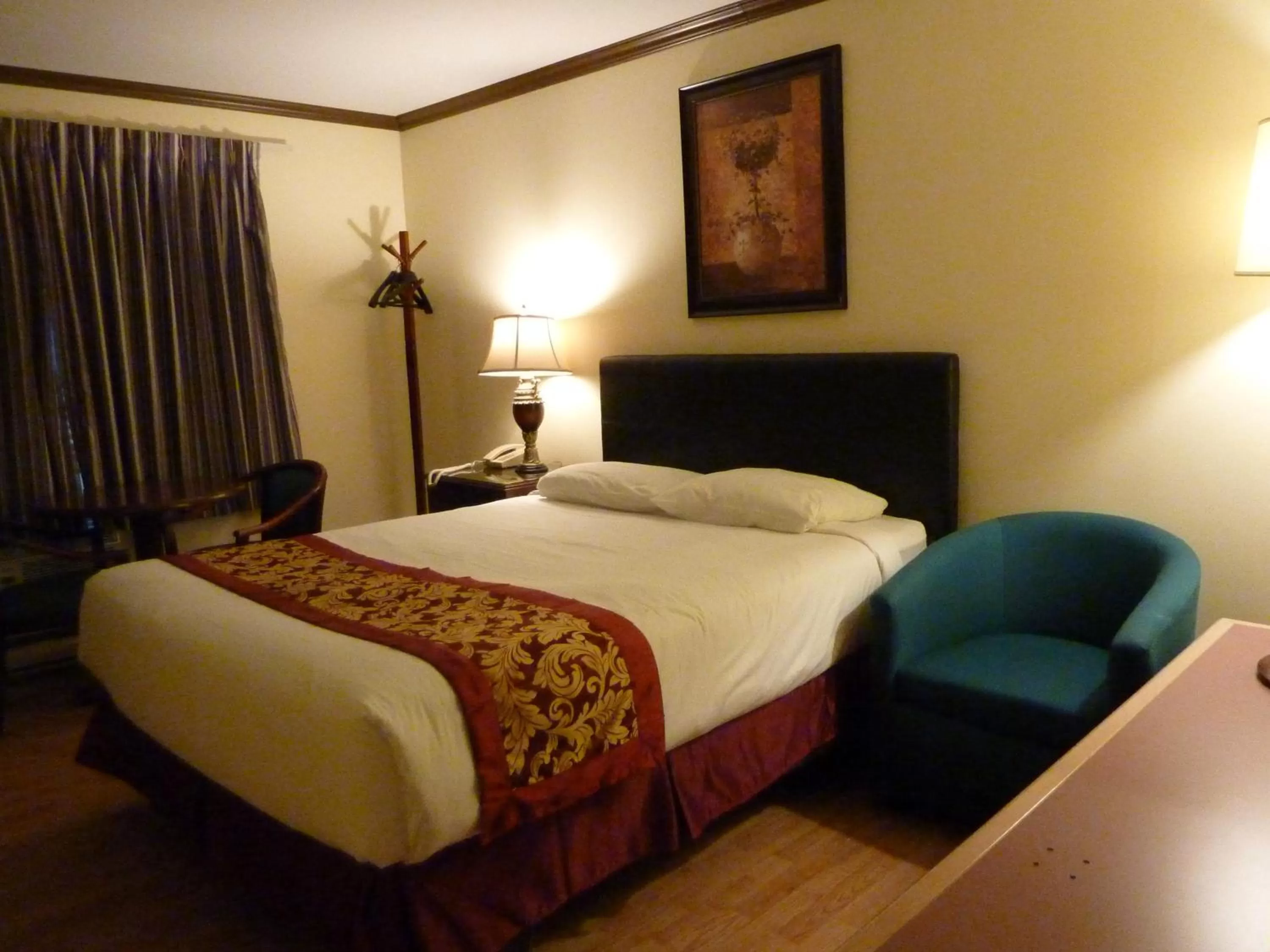 Bed in Motel Becancour