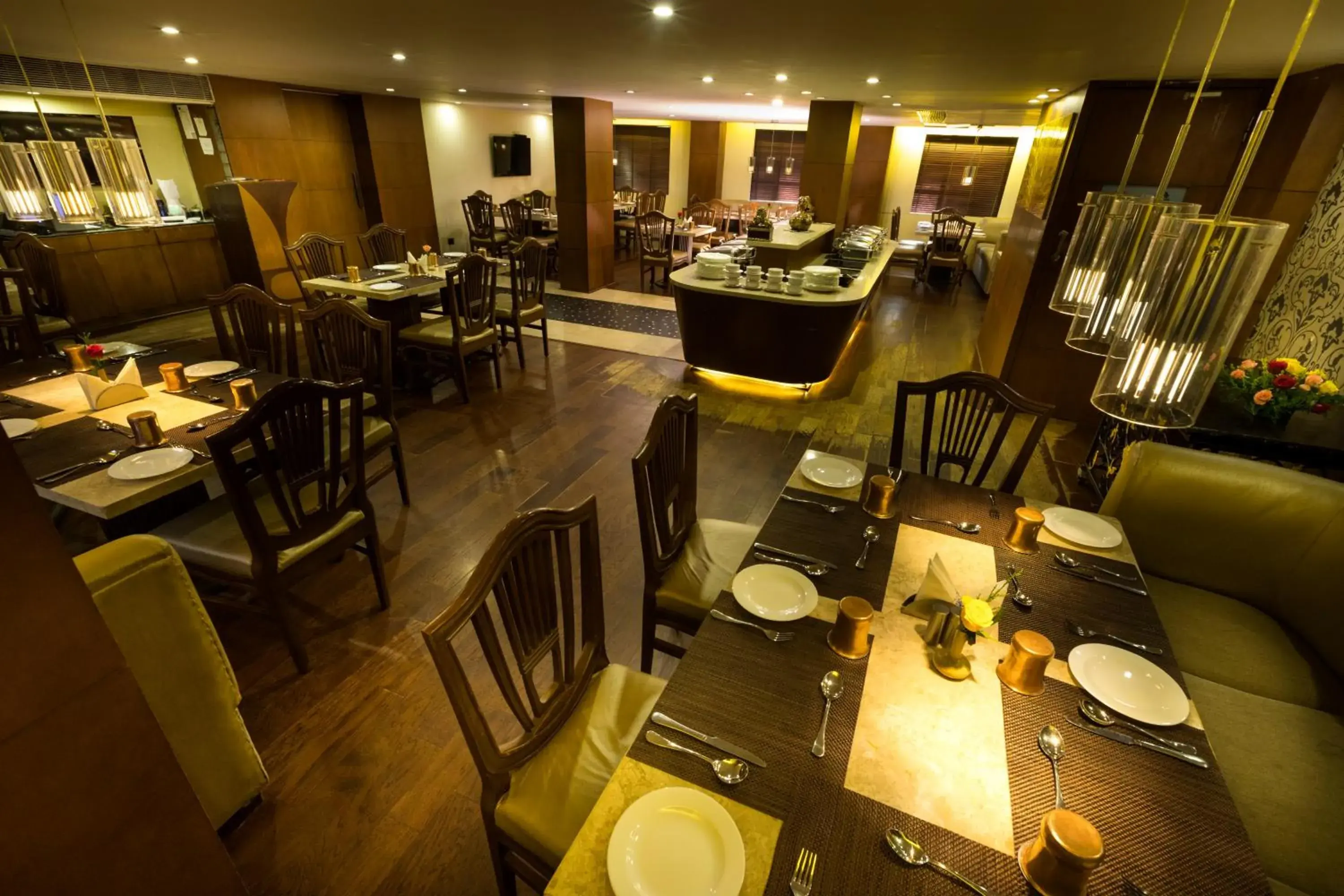 Restaurant/Places to Eat in Hotel Grand Residence