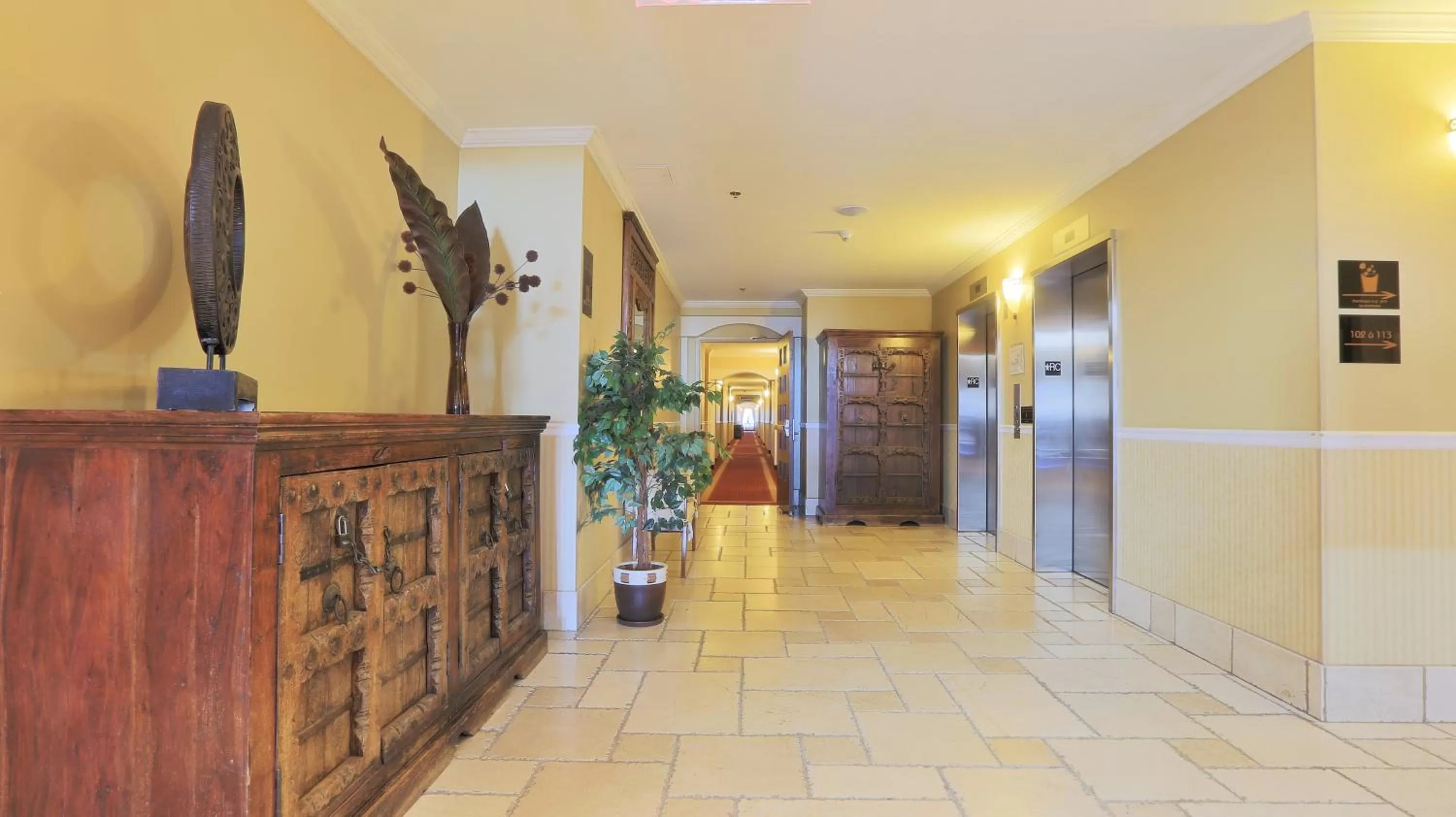 Lobby or reception in Hotel Brossard