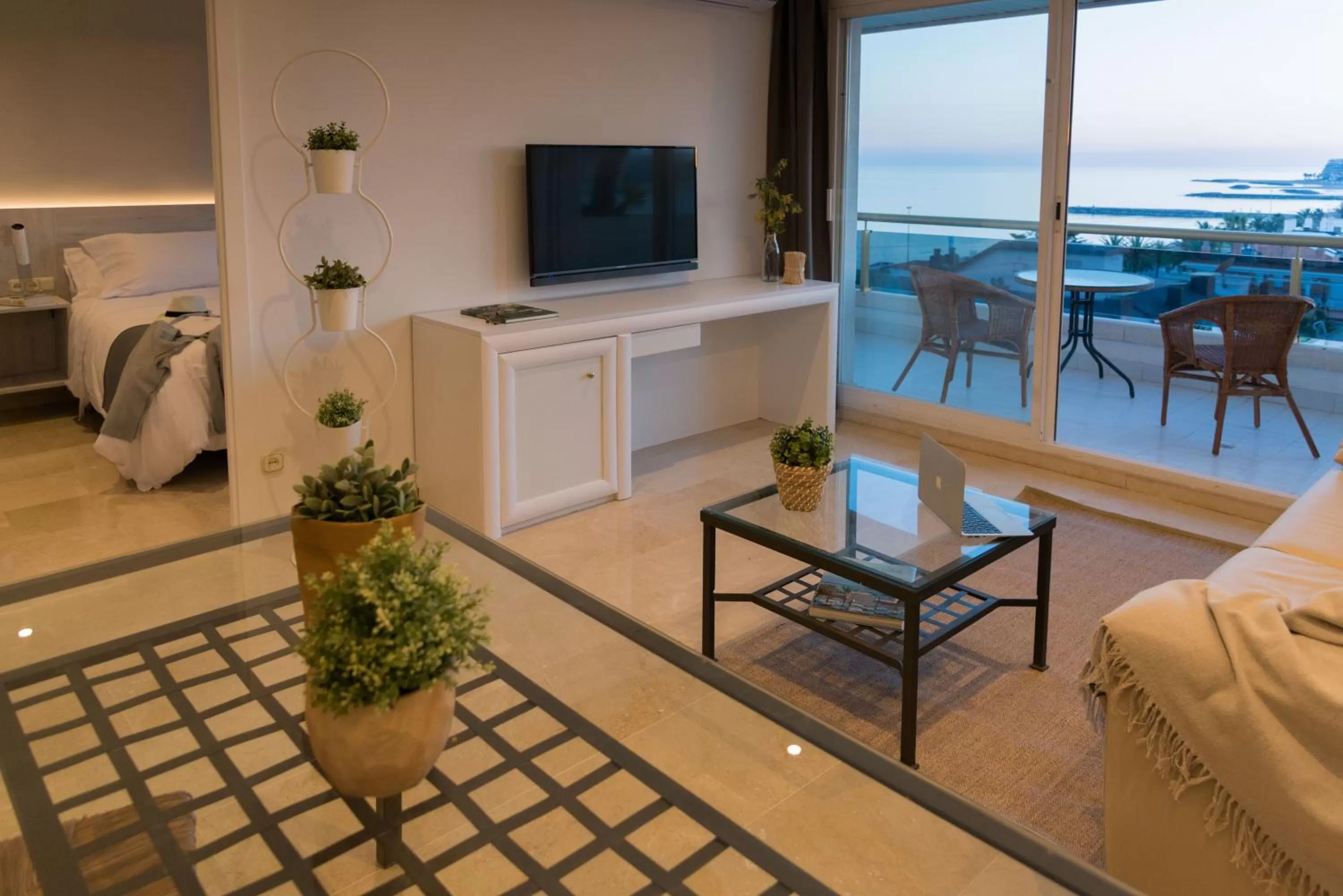 TV and multimedia, Bed in Mediterraneo Sitges