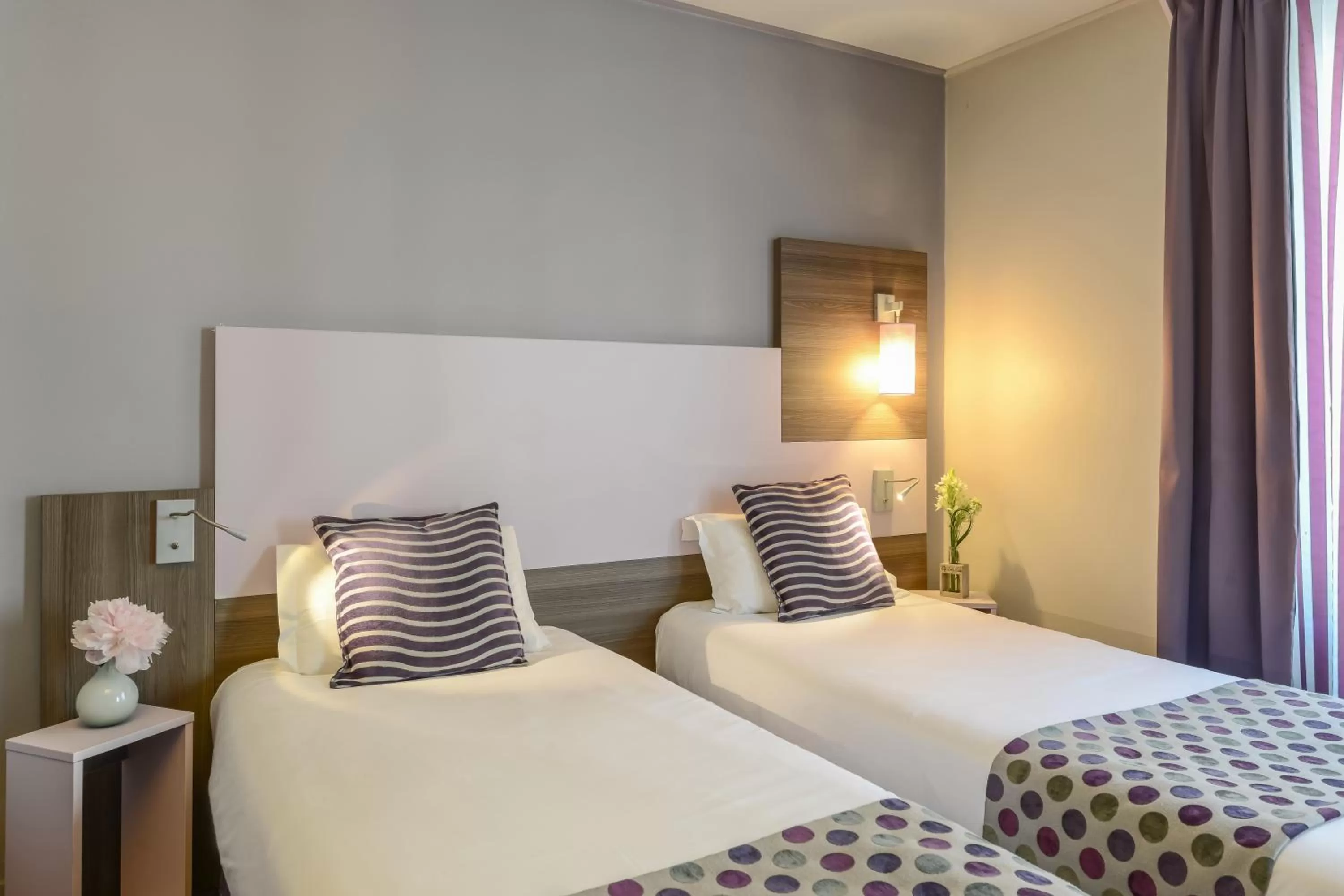 Twin Room in Comfort Hotel Nation Père Lachaise