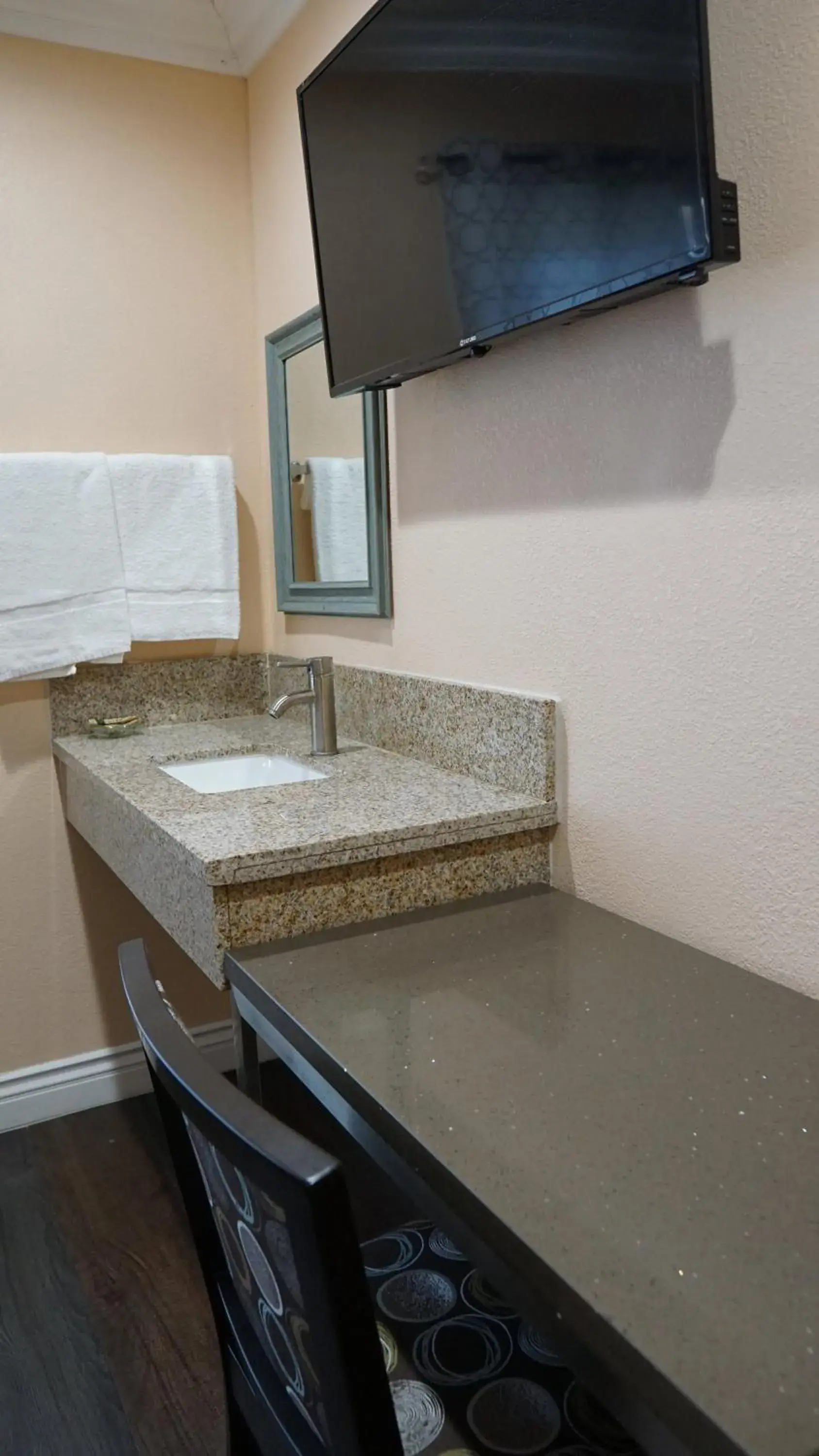 Holly Crest Hotel - Los Angeles, LAX Airport Holly Crest Hotel - Los Angeles, LAX Airport