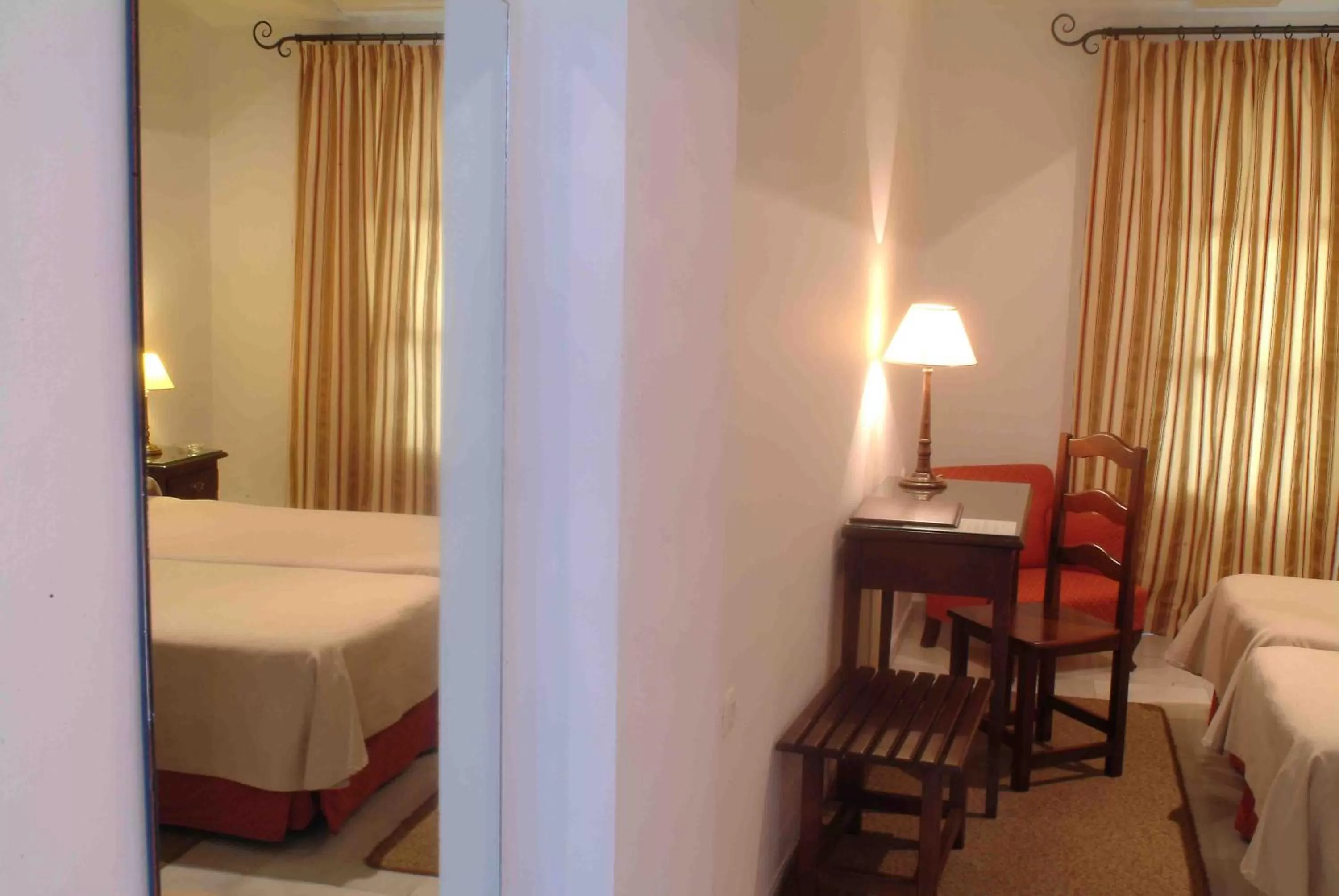 Photo of the whole room, Bed in Hotel Simon