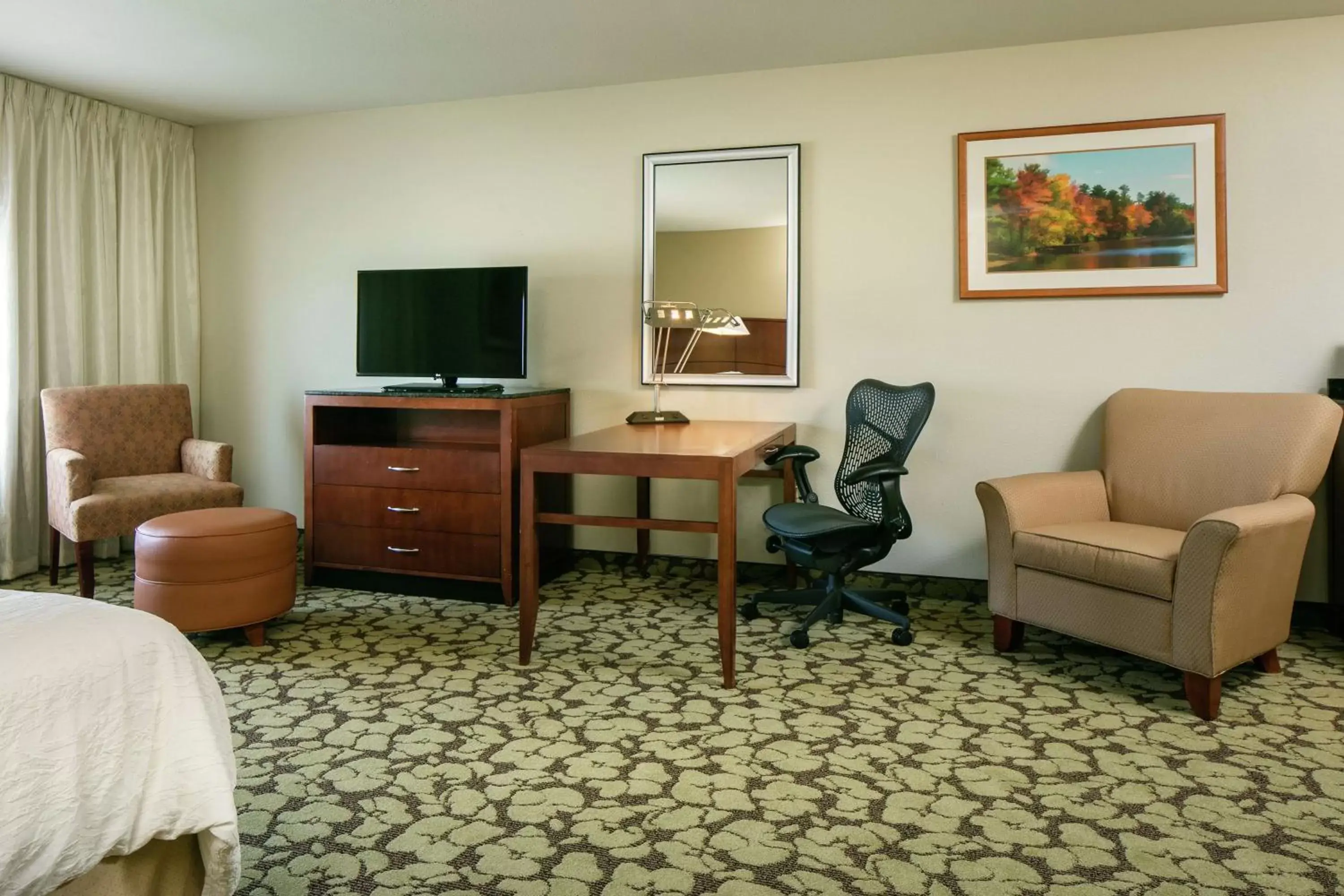 Bedroom, Seating Area in Hilton Garden Inn Omaha West