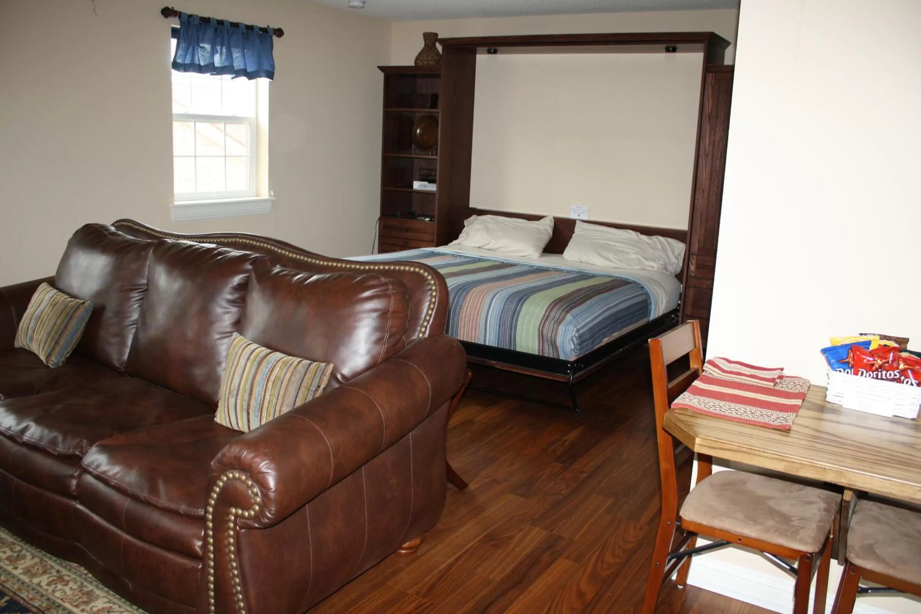 Decorative detail, Bed in Woodrow House Bed & Breakfast