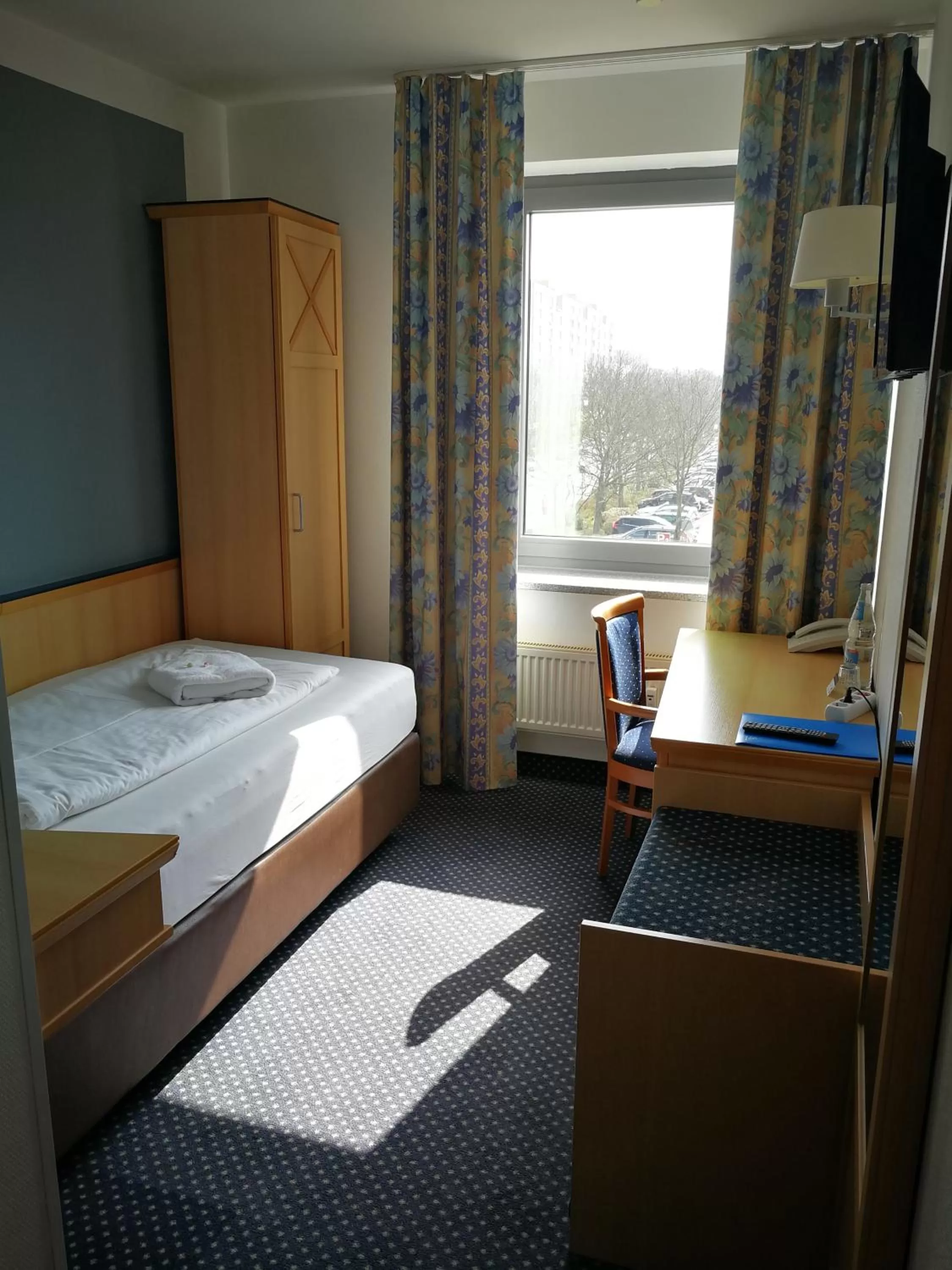 Bed in Hotel NEAR BY