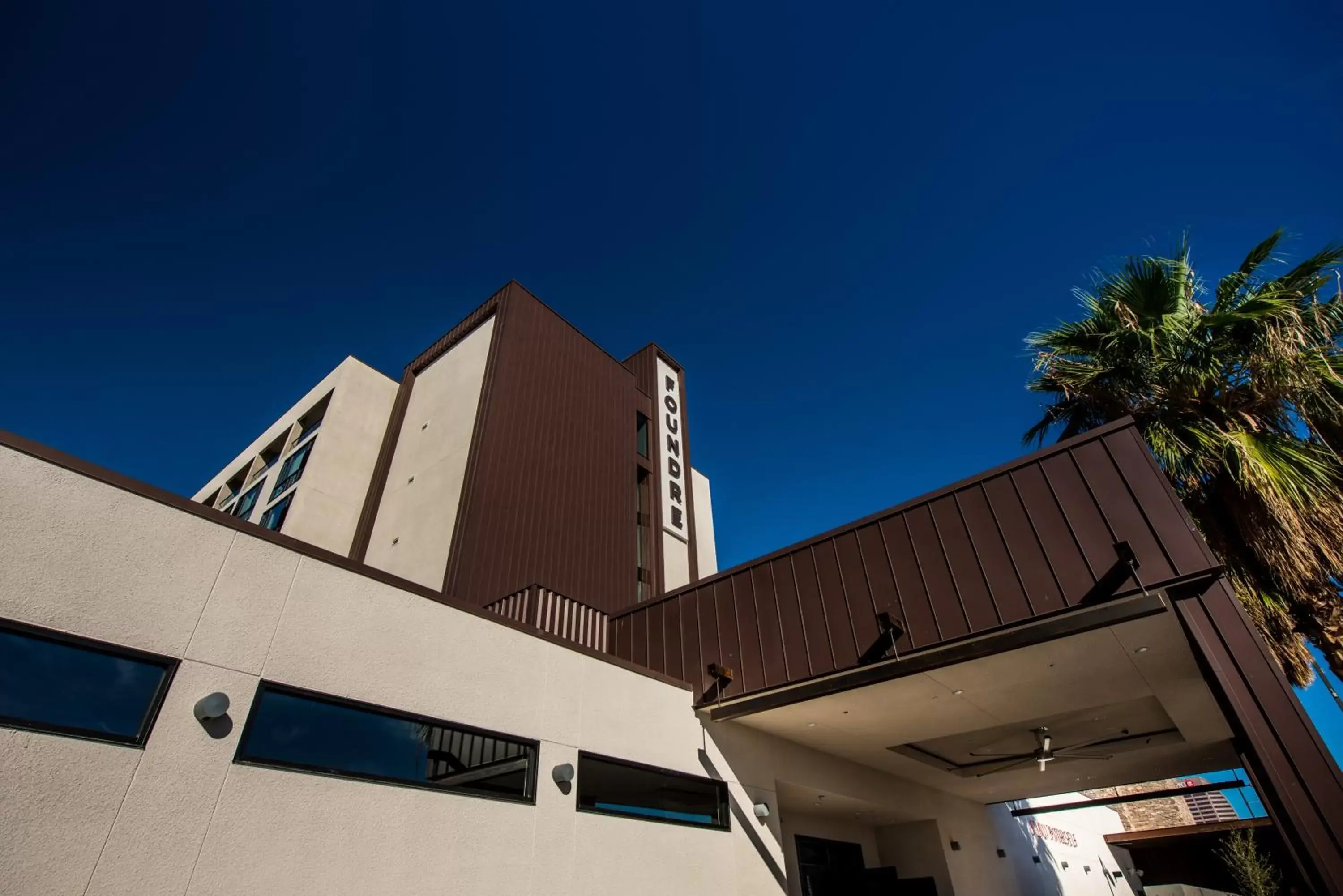 Facade/entrance, Property Building in Found Re Phoenix