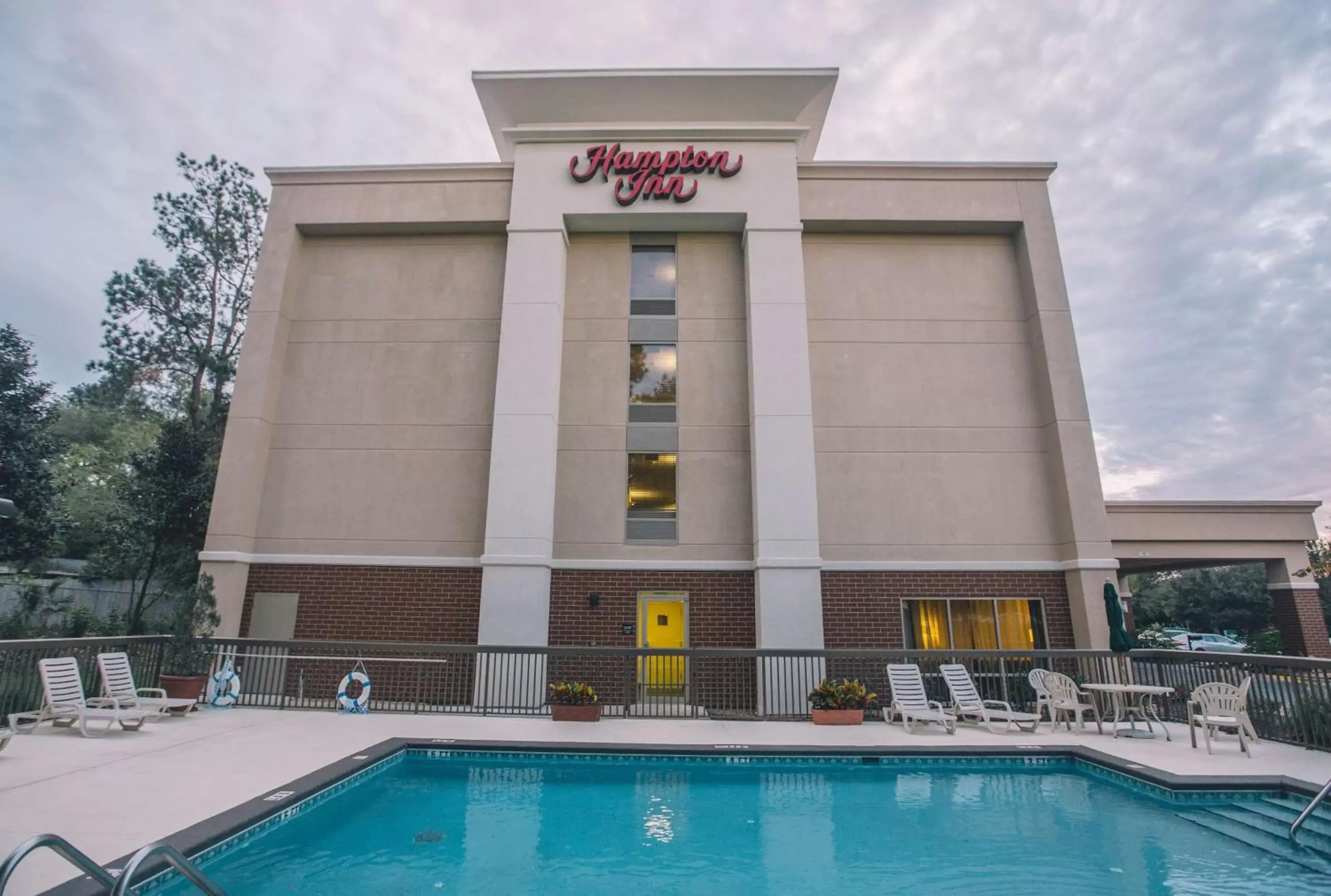 Pool view, Property Building in Hampton Inn Tallahassee-Central